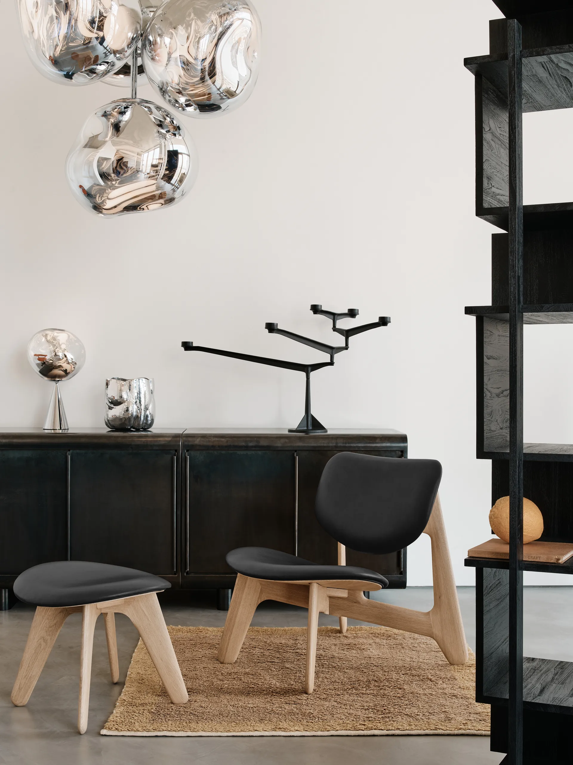 Poltrona lounge Slab con seduta rivestita, Rovere naturale-pelle nera Tom Dixon