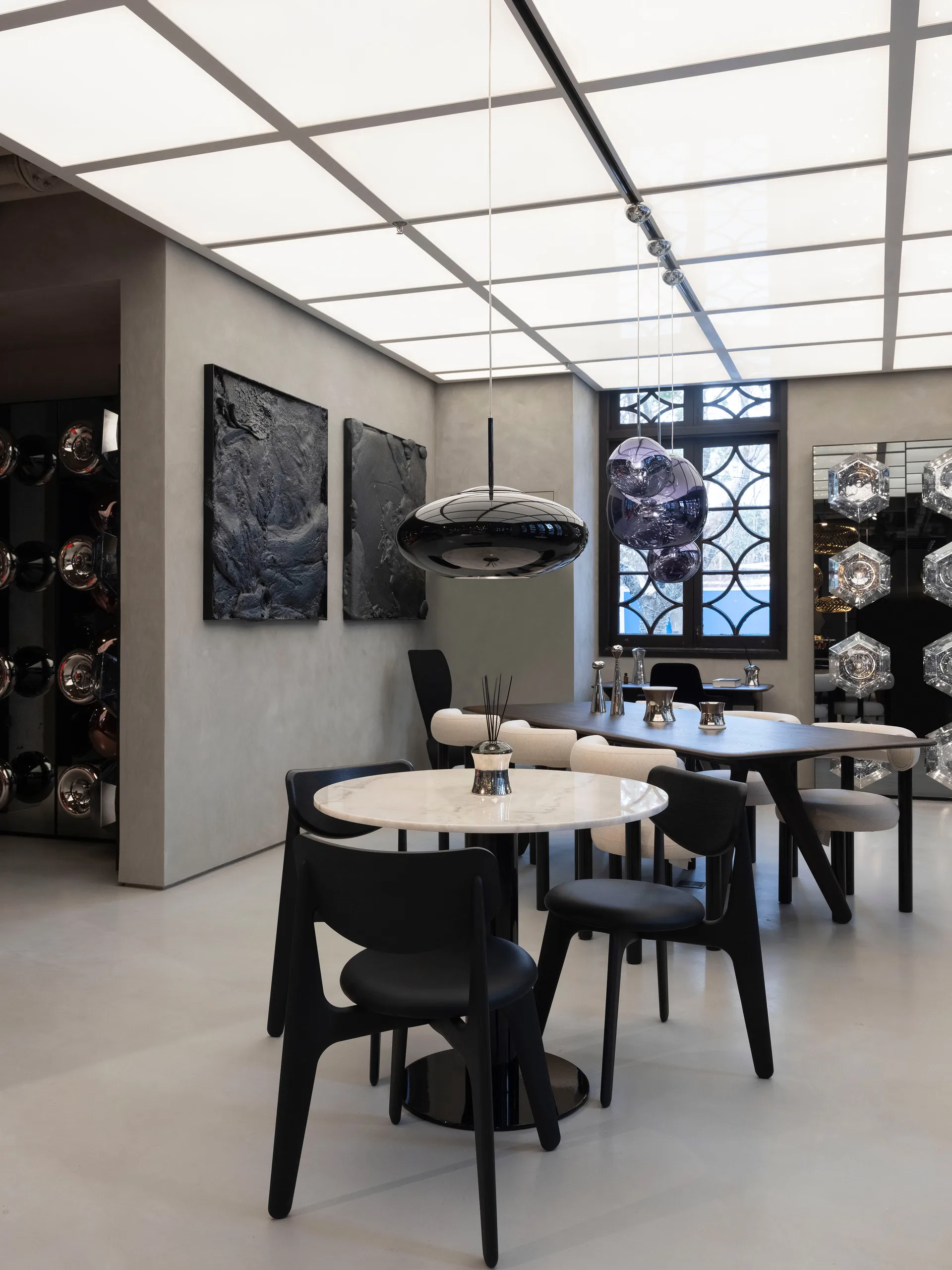 Sedia da pranzo Slab con seduta imbottita, Rovere nero-pelle nera Tom Dixon