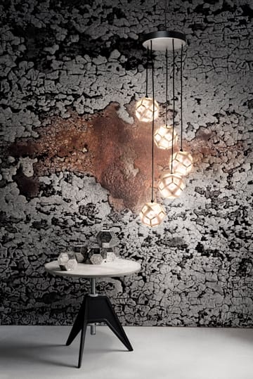Tavolino laterale Screw Ø60 cm - Marmo bianco-ghisa - Tom Dixon
