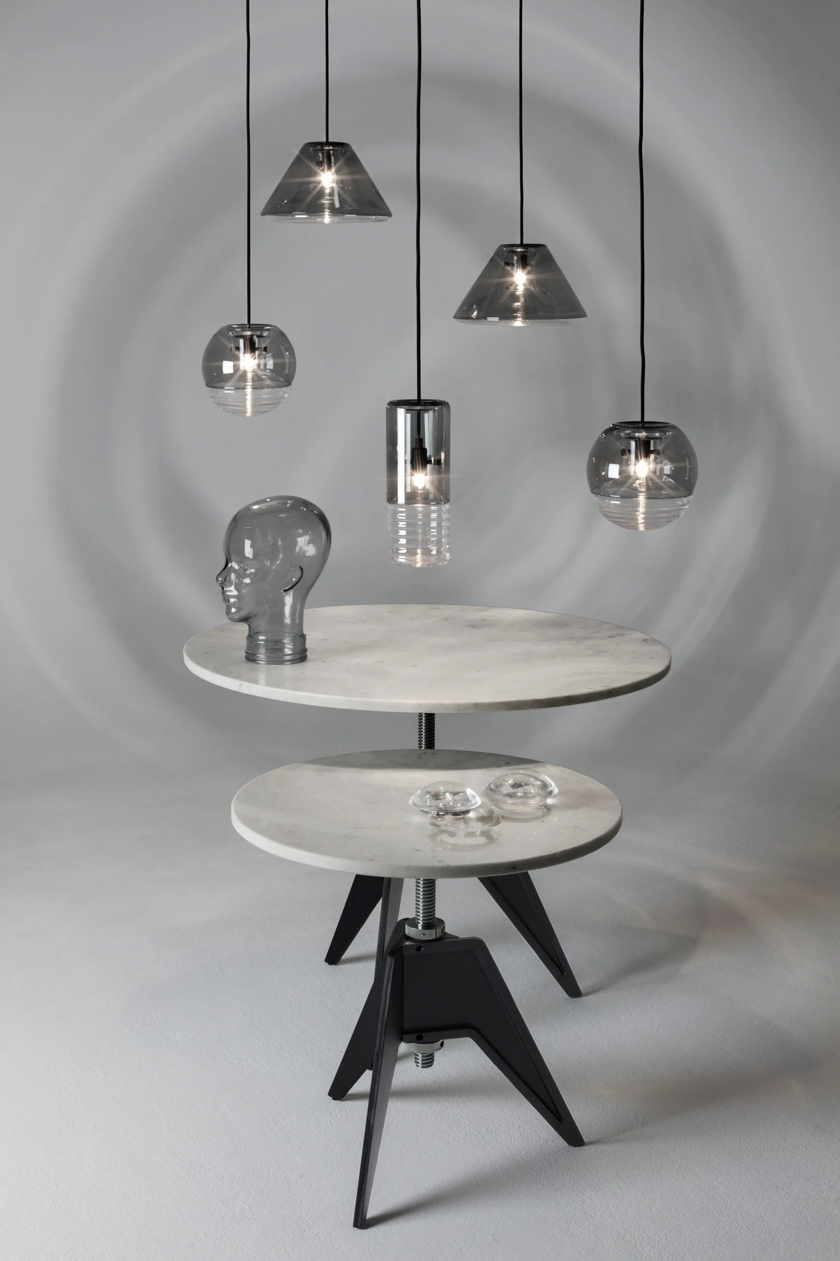 Tavolo da caffè Screw Ø90 cm, Bianco marmo-ghisa Tom Dixon