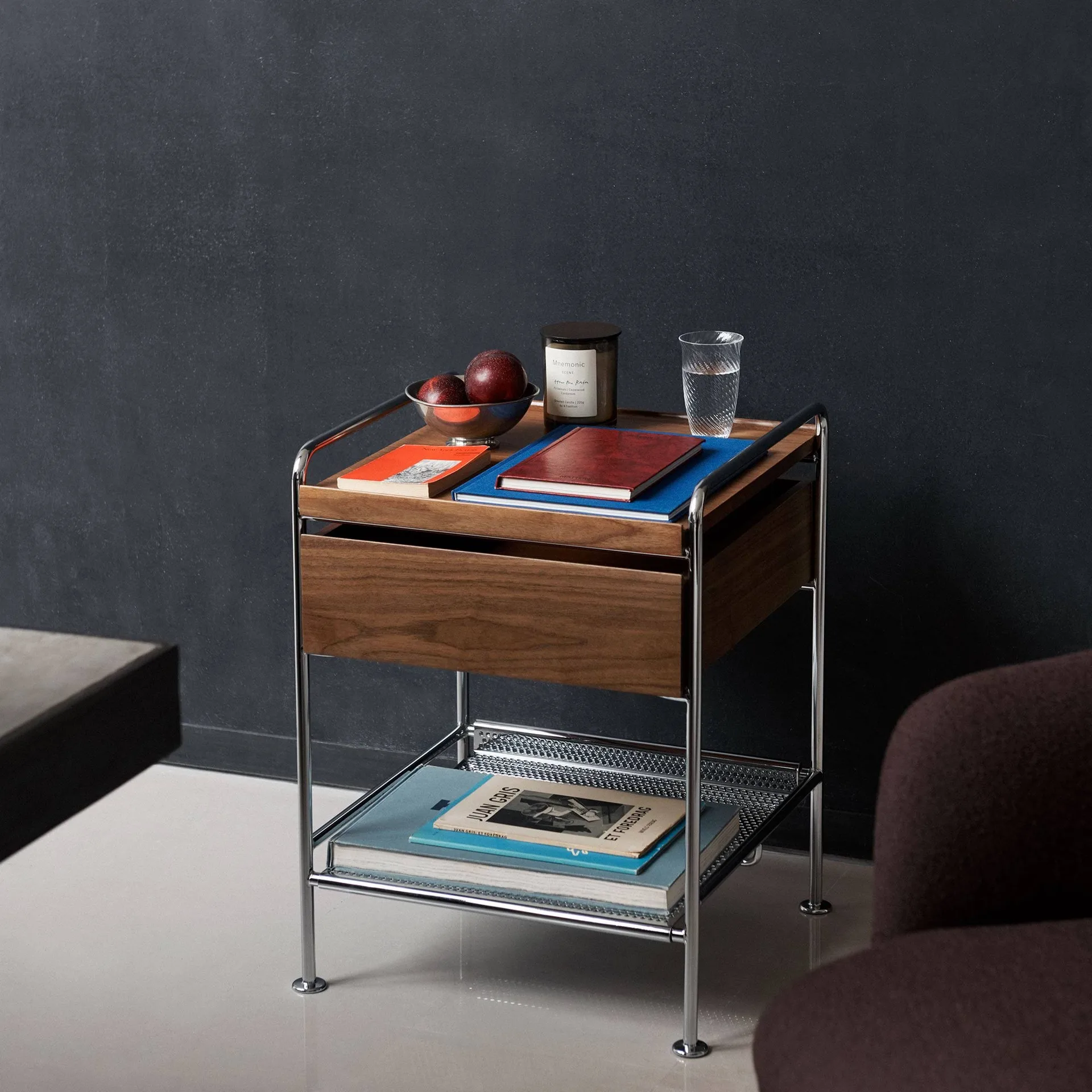 Alima NDS3 tavolino, Noce laccato-cromo &Tradition