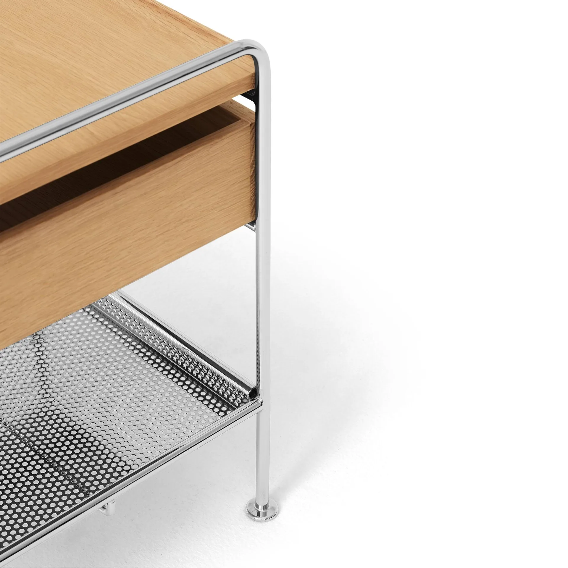 Alima NDS3 tavolino, Rovere laccato-cromo &Tradition