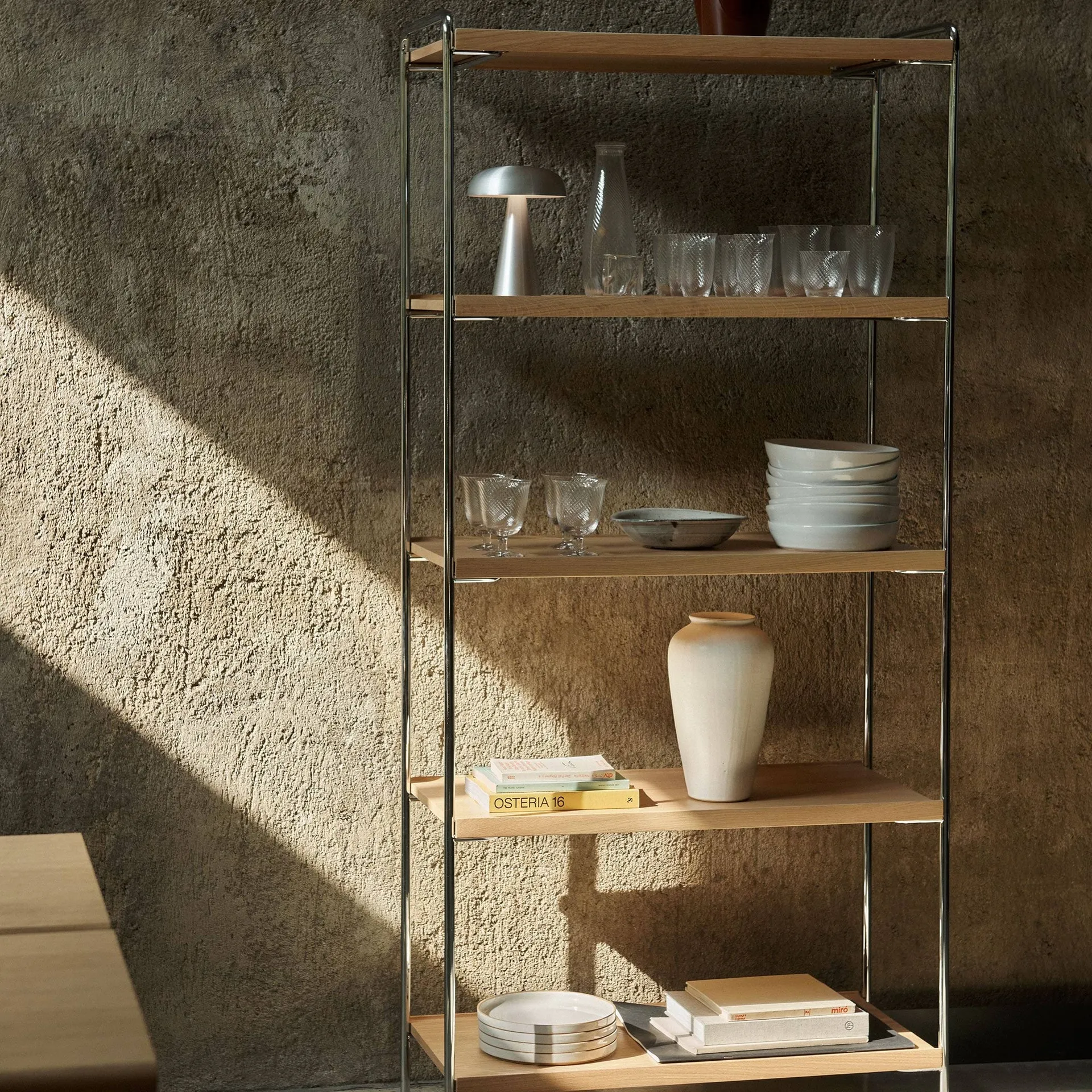 Alima NDS6 mensola, Rovere laccato-cromo &Tradition