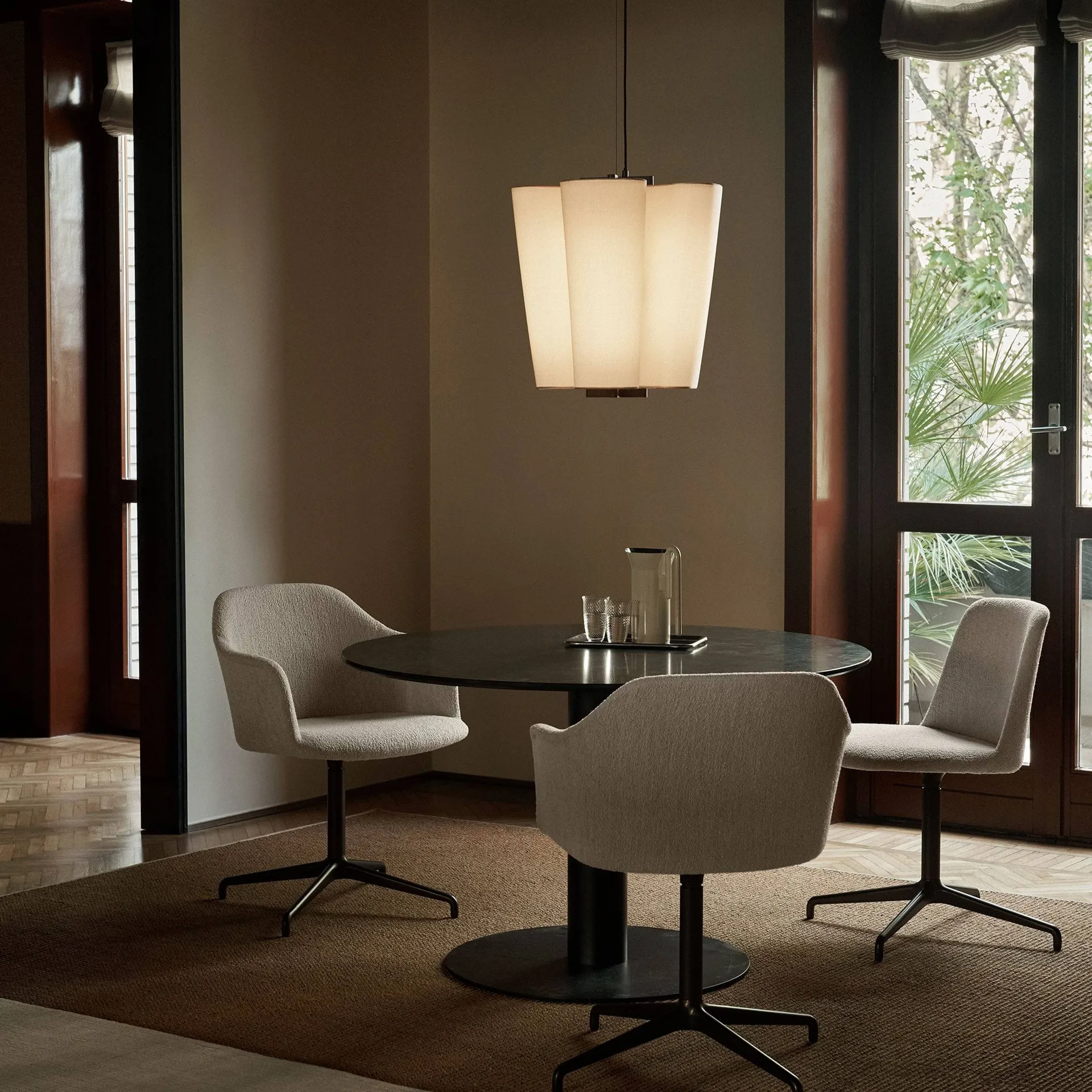 Bella chandelier sospensione, SC114, Bronzed & Soft Canvas, Ø47,2 cm &Tradition