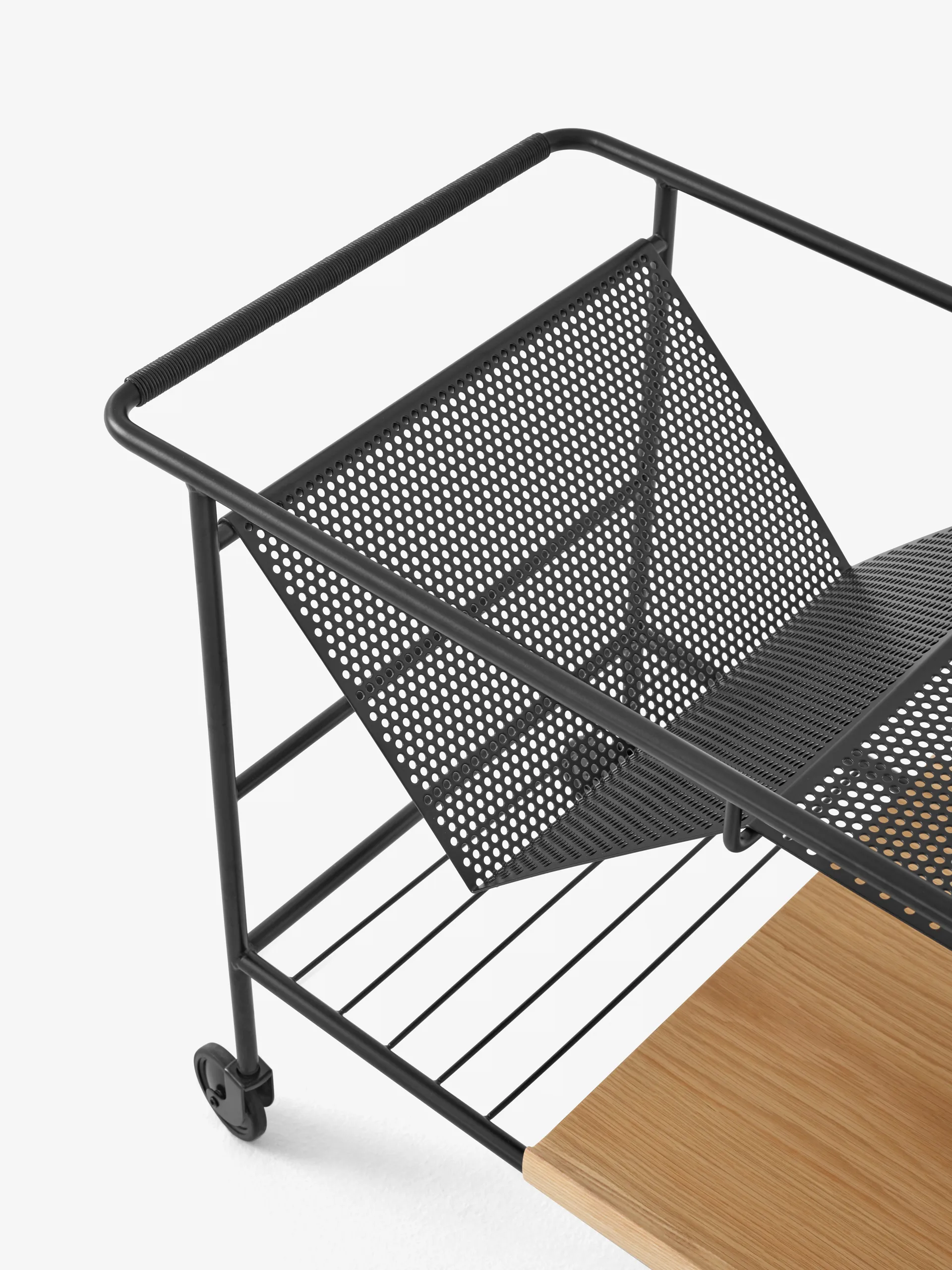 Carrello portaoggetti Alima in rovere verniciato, Black & lacquered oak &Tradition