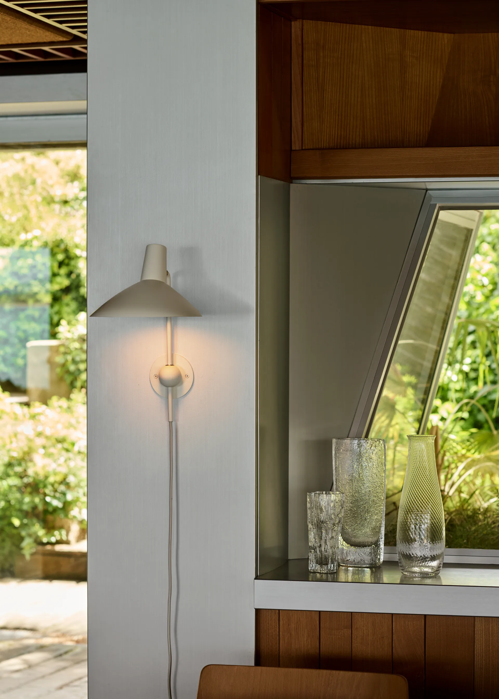 Lampada da parete Tripod HM12, Bianco opaco &Tradition