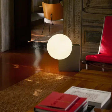 Lampada da pavimento Journey SHY4 - Acciaio spazzolato-vetro opalino - &Tradition