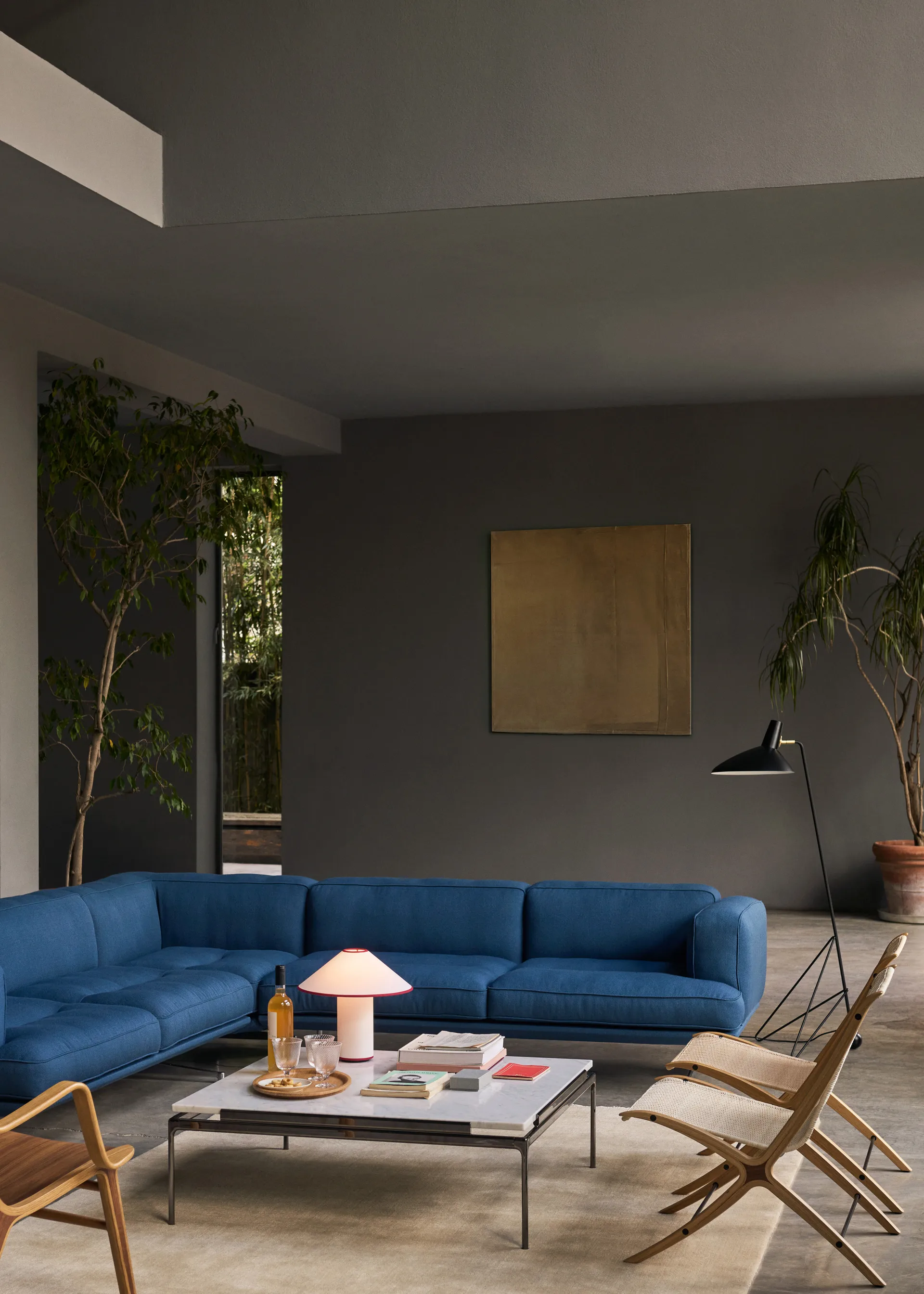 Lampada da pavimento Tripod HM8, Nero opaco &Tradition