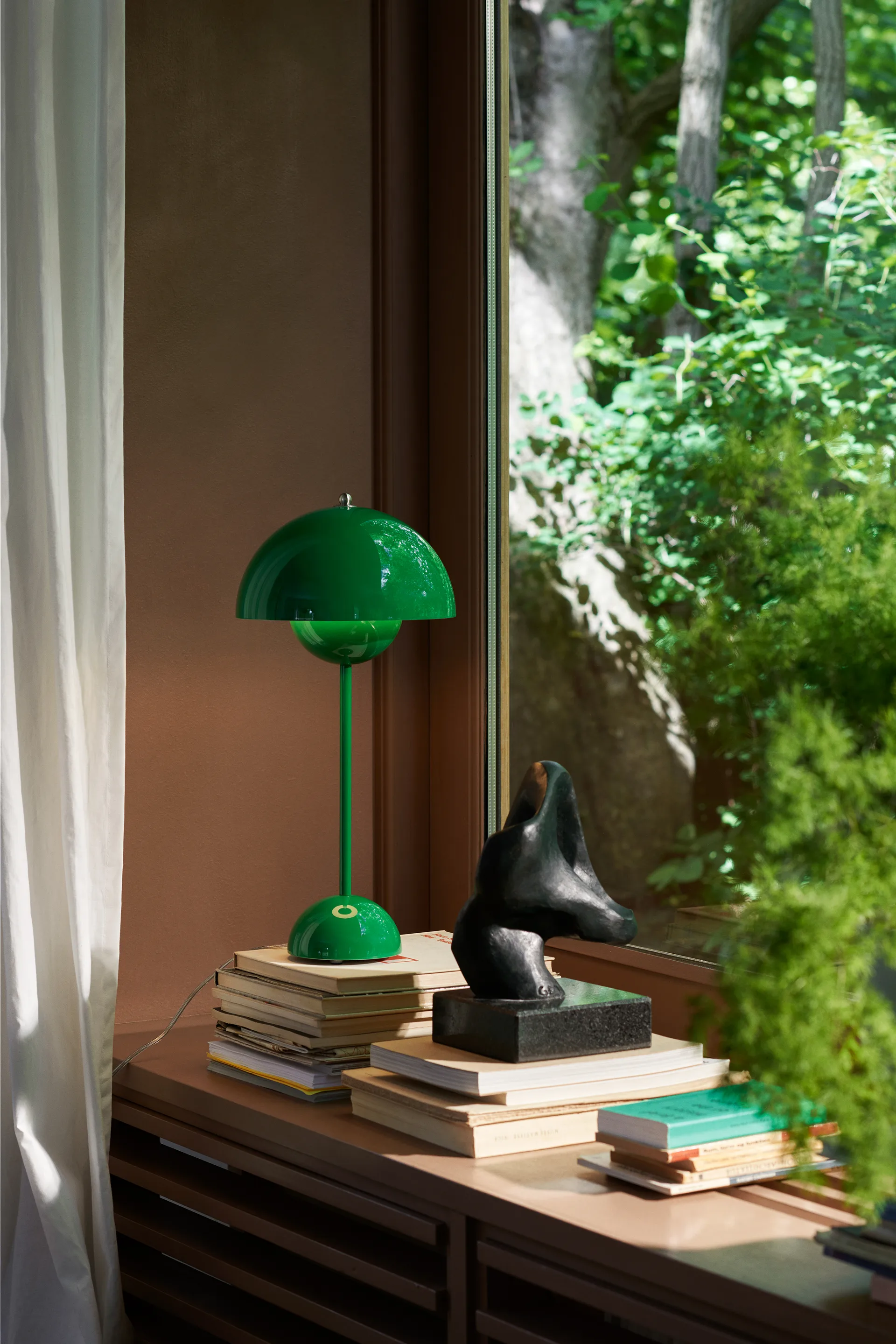Lampada da tavolo FlowerPot VP3, Signal green &Tradition
