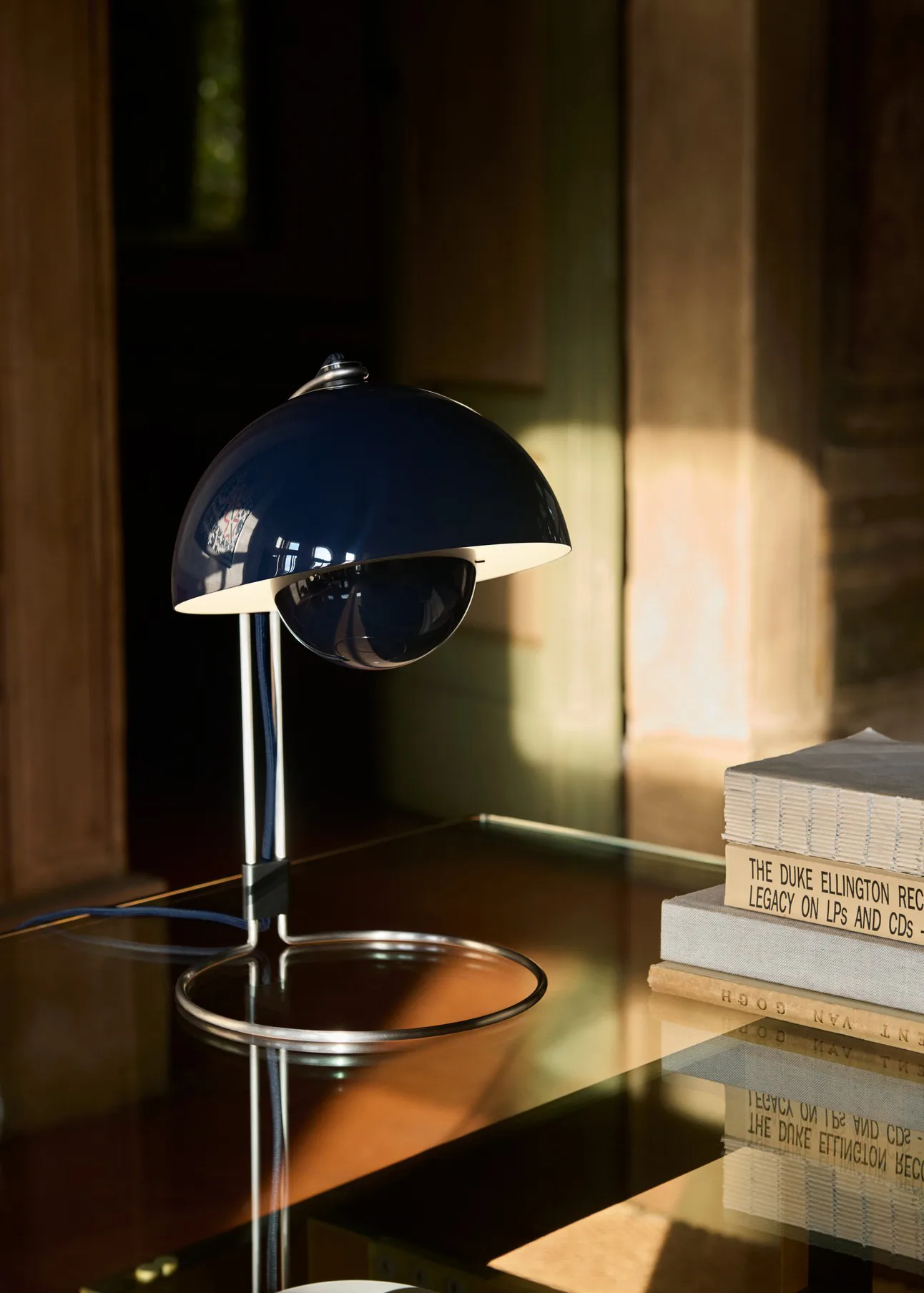 Lampada da tavolo FlowerPot VP4, Steel blue &Tradition