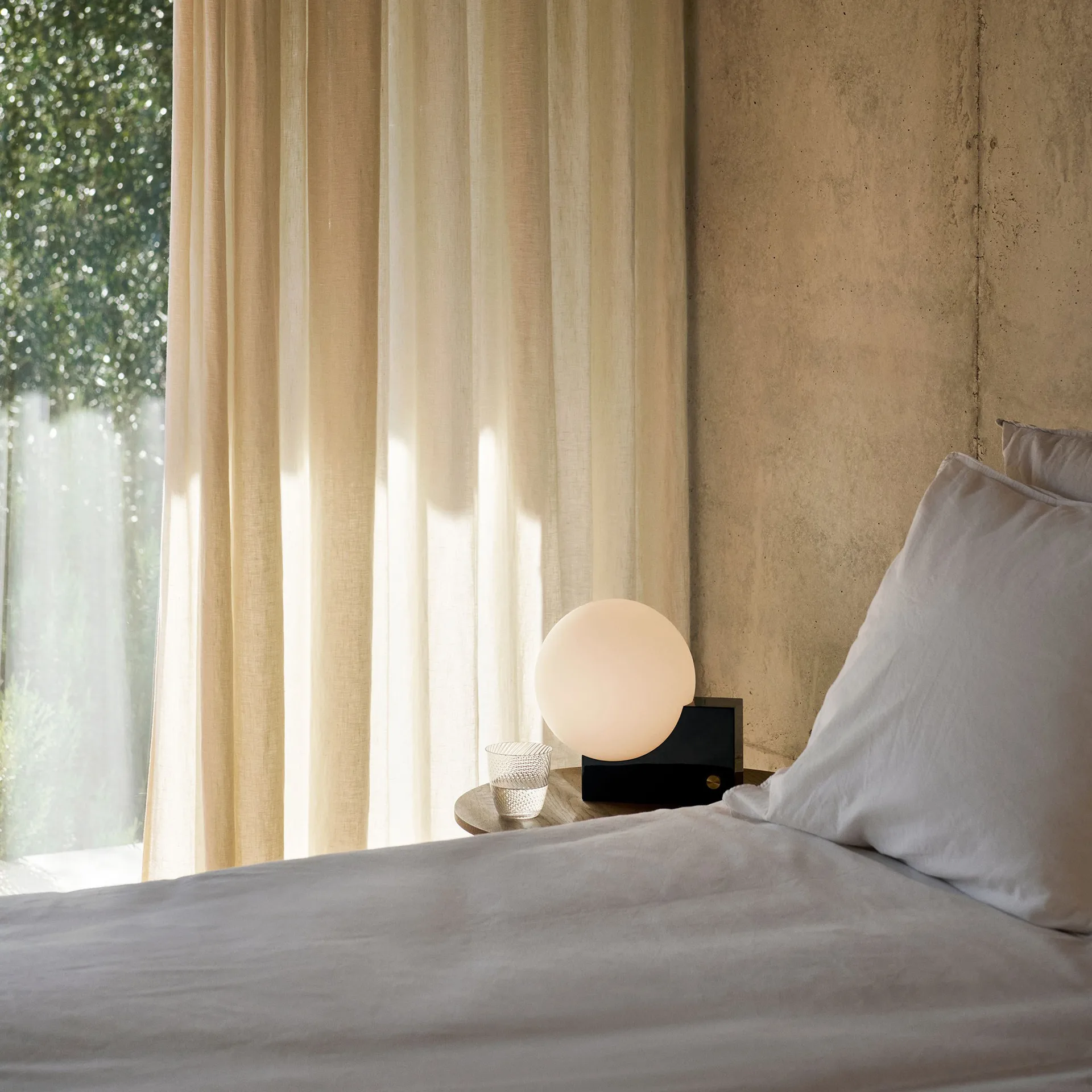 Lampada da tavolo Journey SHY1, Steel blue &Tradition