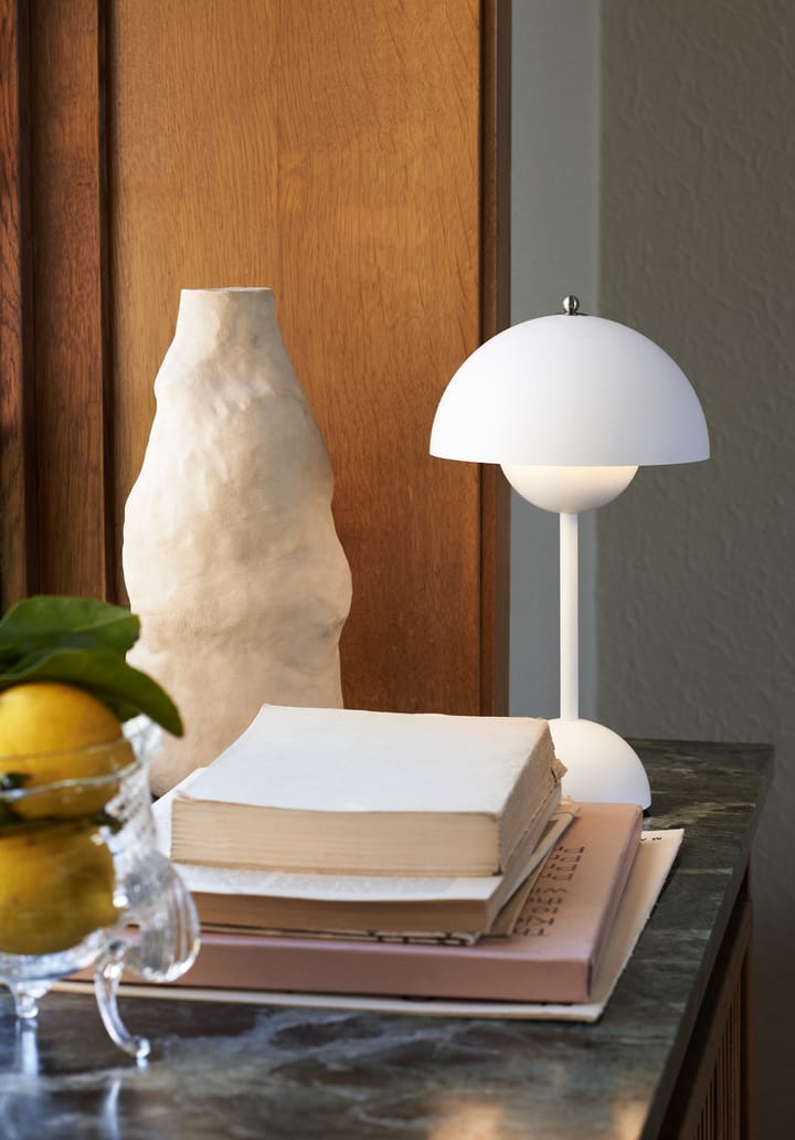 Lampada da tavolo portatile Flowerpot VP9 - bianco opaco - &Tradition