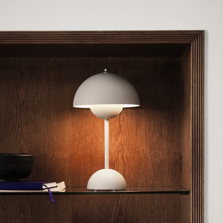 Lampada da tavolo portatile Flowerpot VP9 - grigio chiaro opaco - &Tradition