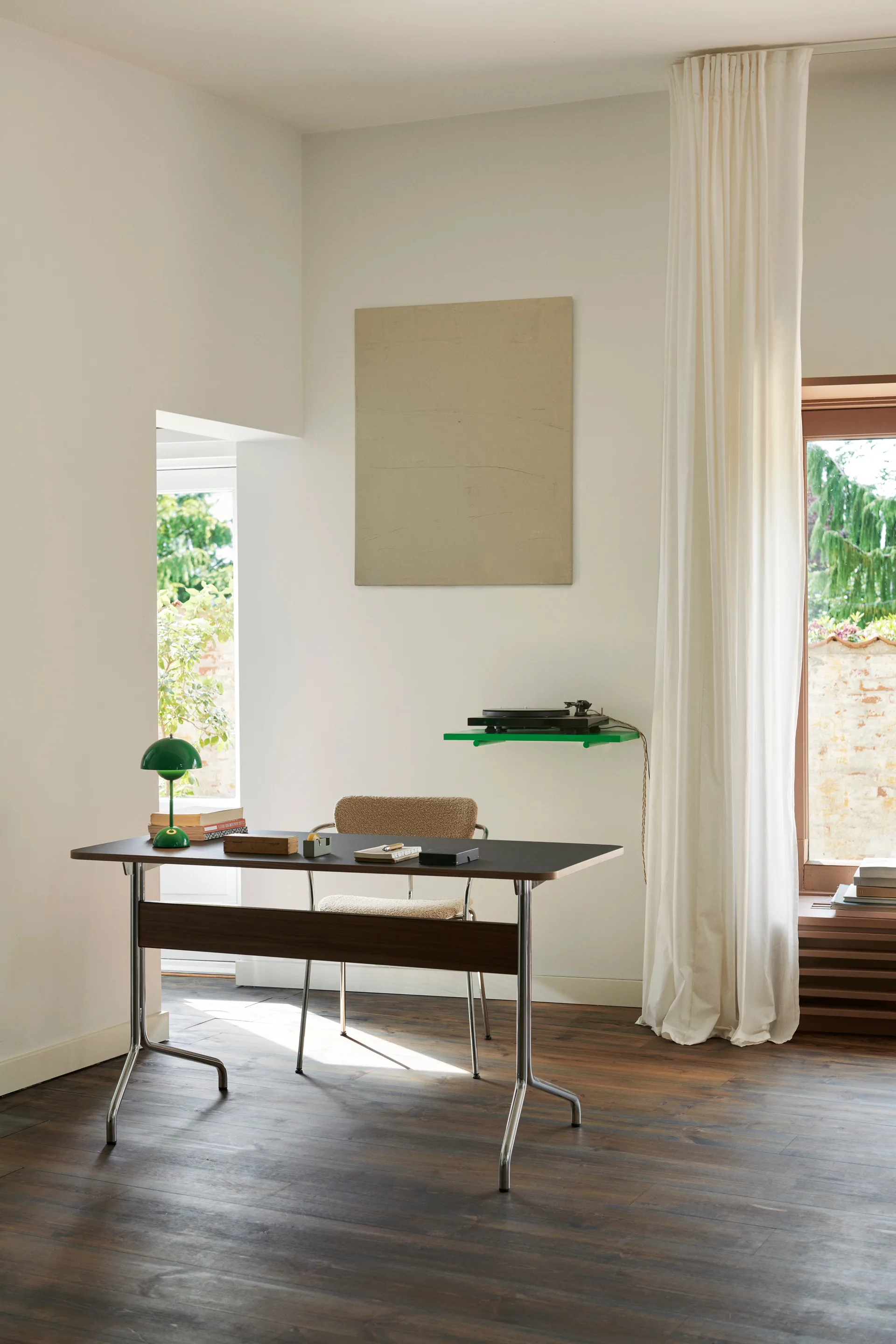 Lampada da tavolo portatile Flowerpot VP9, Signal green &Tradition