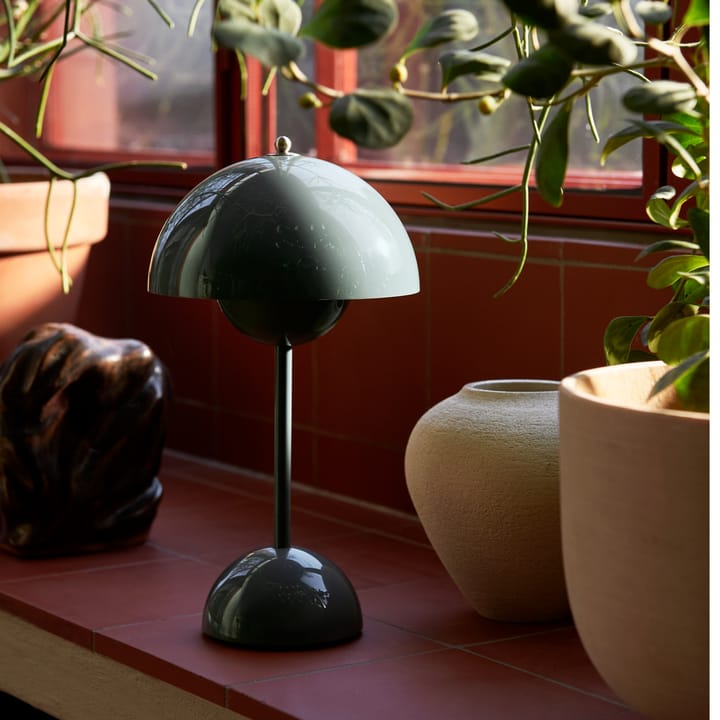 Lampada da tavolo portatile Flowerpot VP9, Stone blue &Tradition