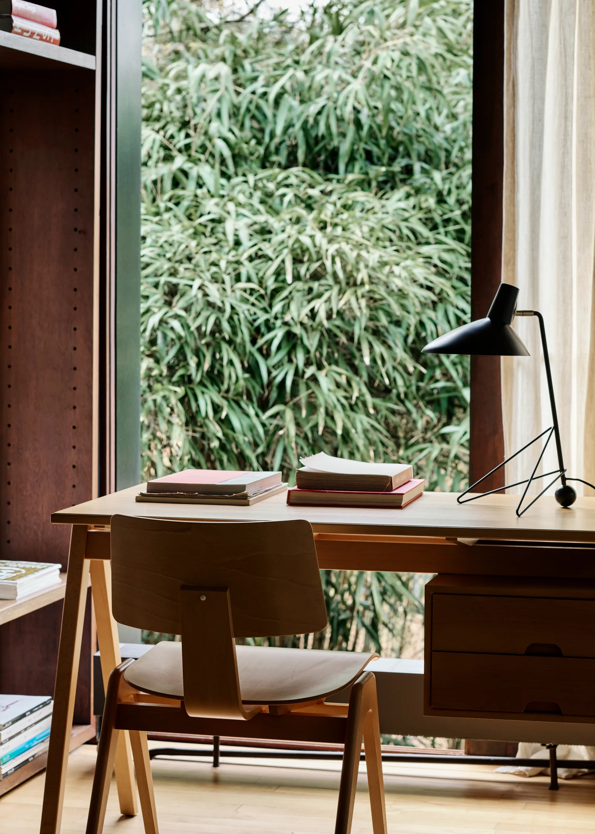 Lampada da tavolo Tripod HM9 45 cm, Nero opaco &Tradition