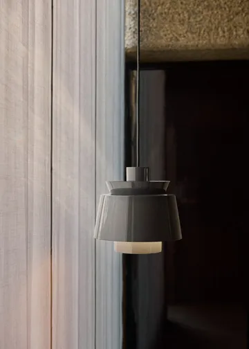 Lampada Utzon JU1 - Grigio beige, Ø22 cm - &Tradition