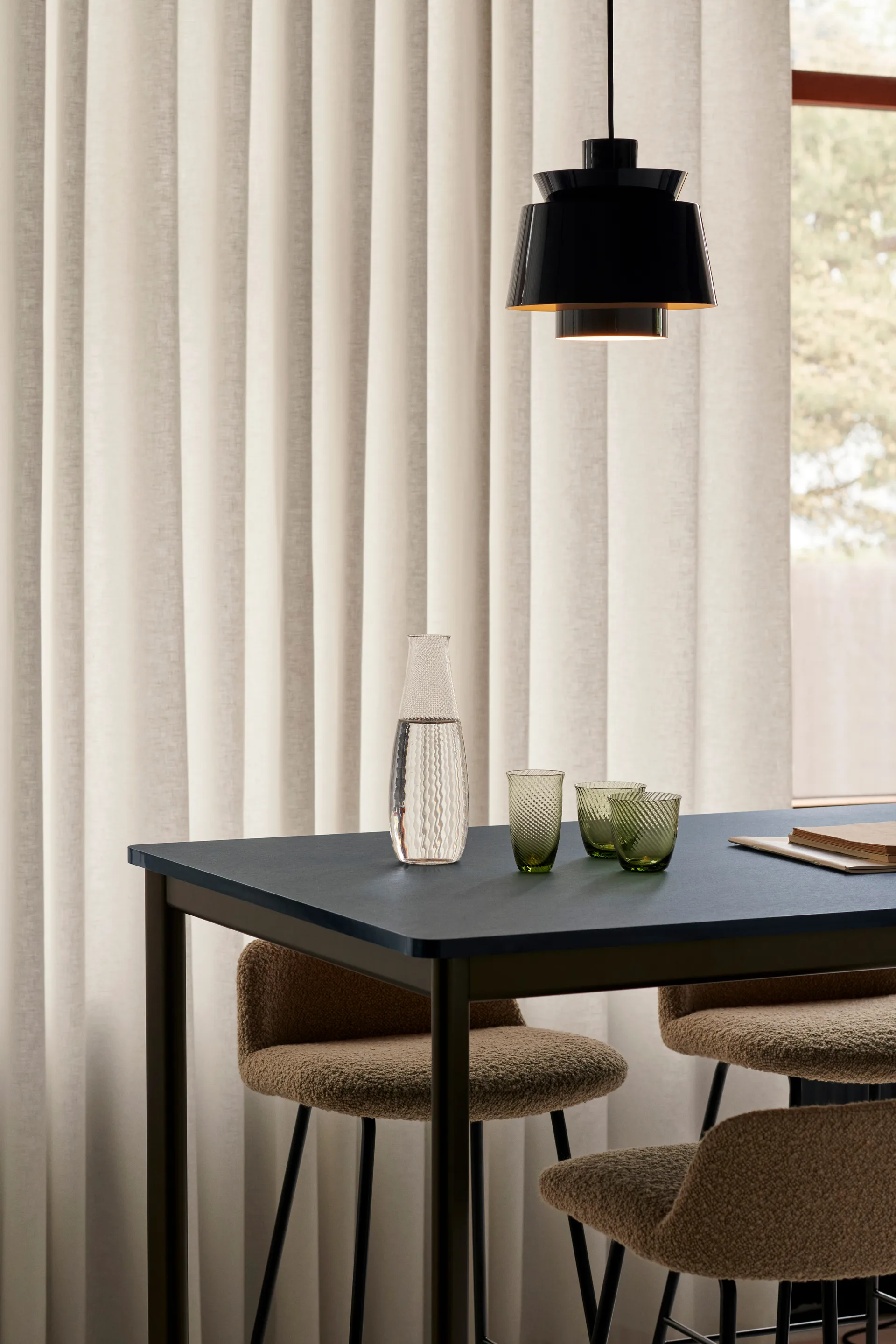 Lampada Utzon JU1 Special Anniversary Edition, Steel blue &Tradition