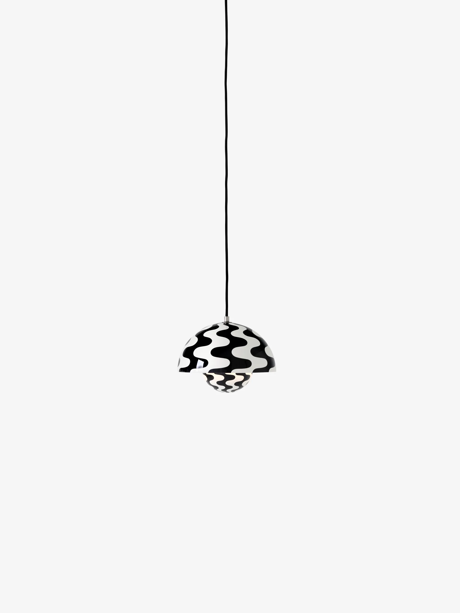 Lampadario Flowerpot VP1, Black-white pattern &Tradition