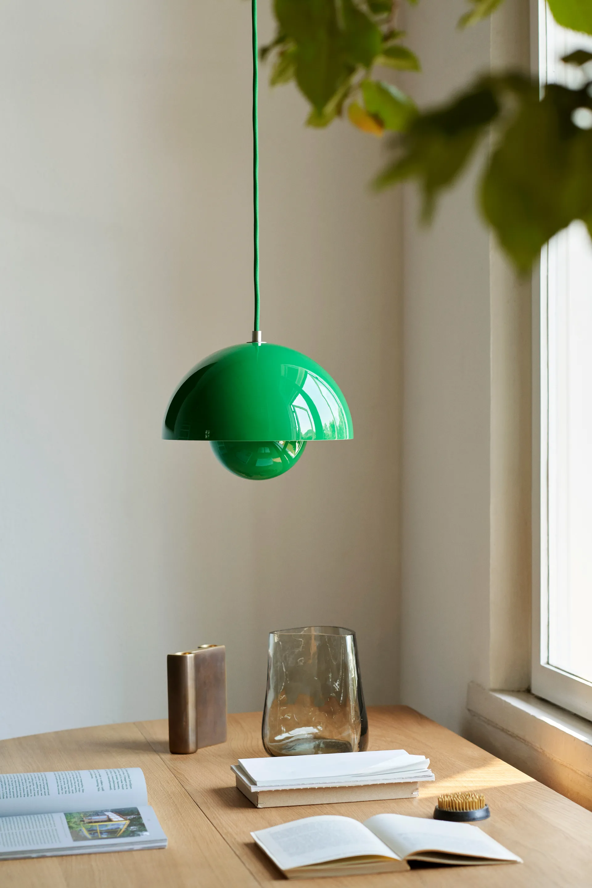 Lampadario Flowerpot VP1, Signal green &Tradition