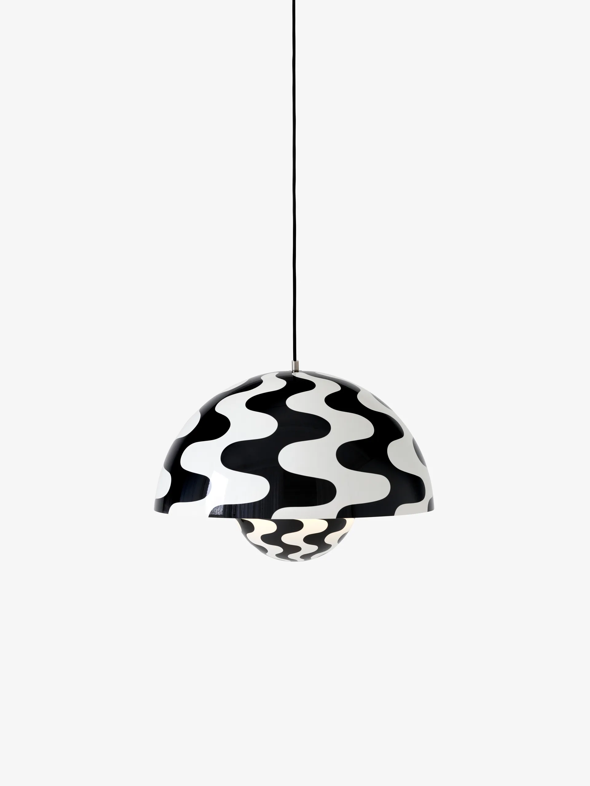 Lampadario Flowerpot VP2 grande, Black-white pattern &Tradition