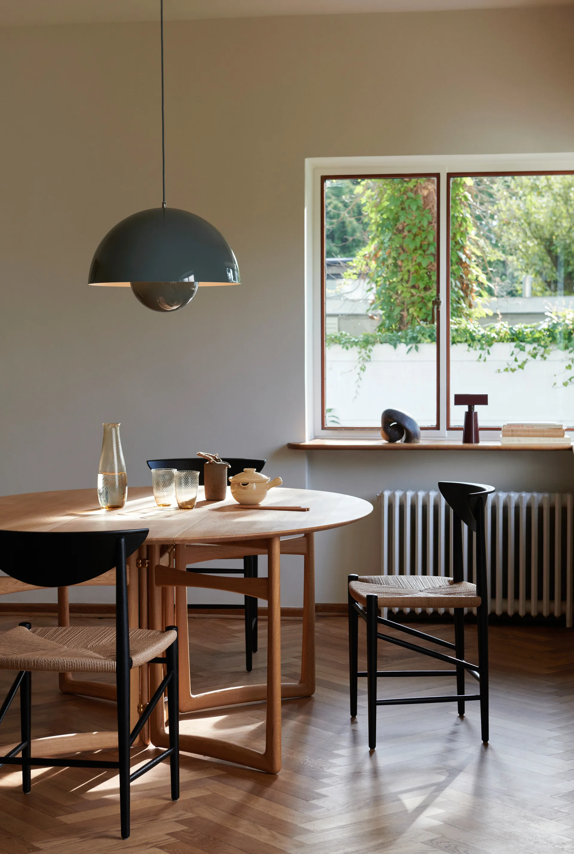 Lampadario Flowerpot VP2 grande, Stone blue &Tradition