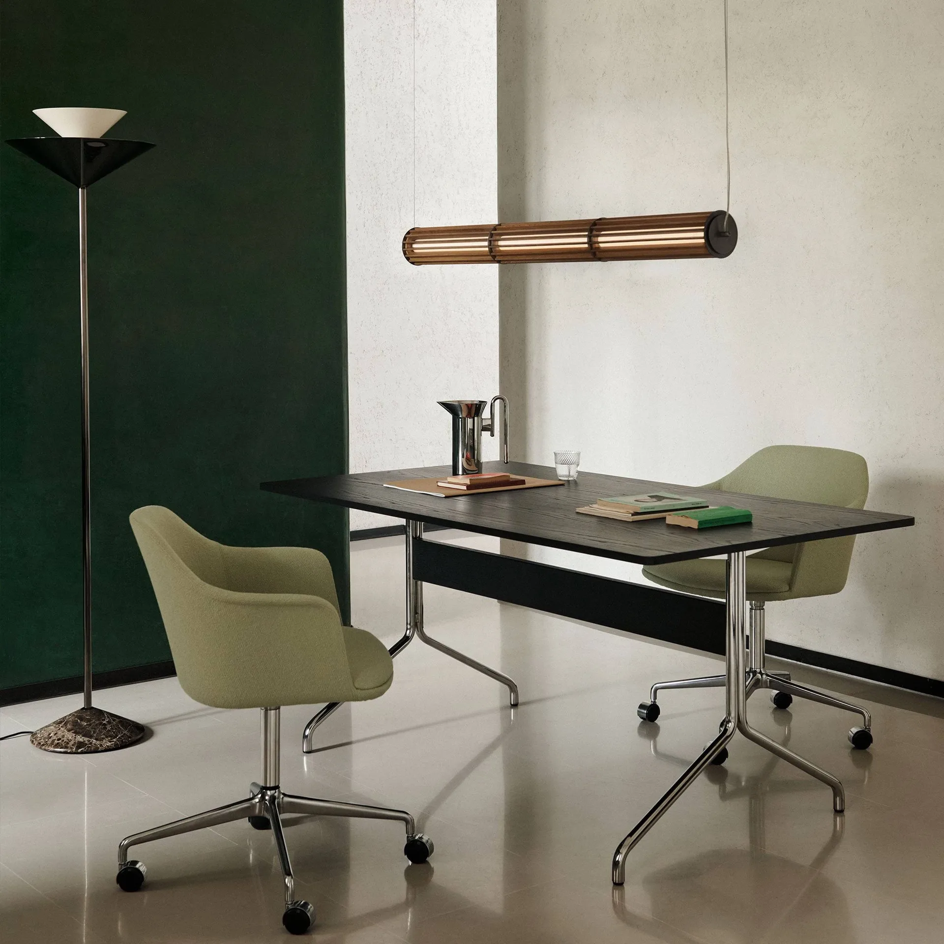 Numbra TY1 sospensione, Rovere laccato-alluminio burattato &Tradition