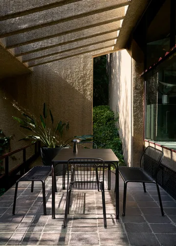 Panca Thorvald SC111 - Nero caldo, 129 cm - &Tradition