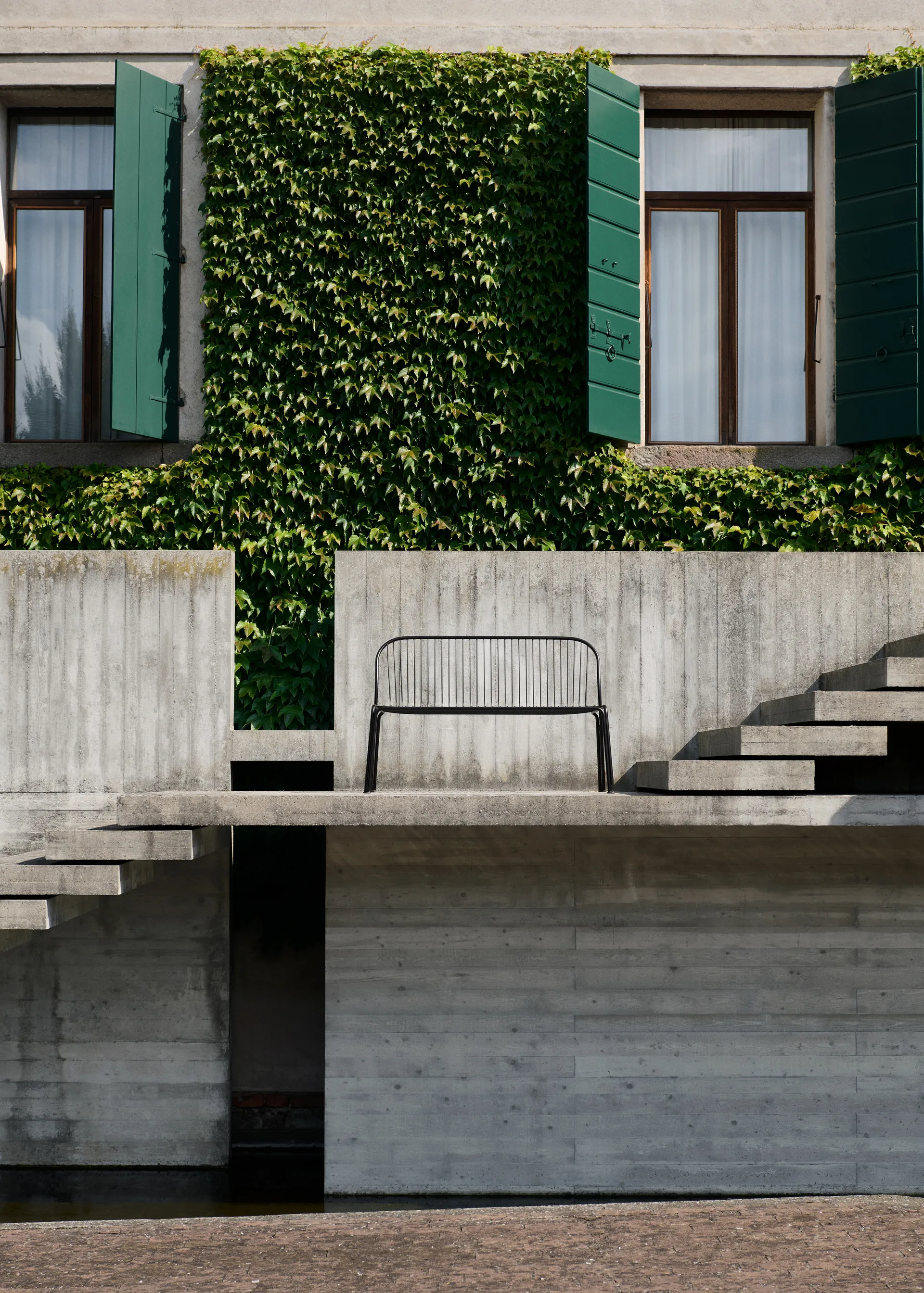 Panca Thorvald SC111, Nero caldo, 129 cm &Tradition