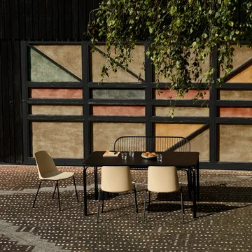 Panca Thorvald SC111 - Nero caldo, 129 cm - &Tradition