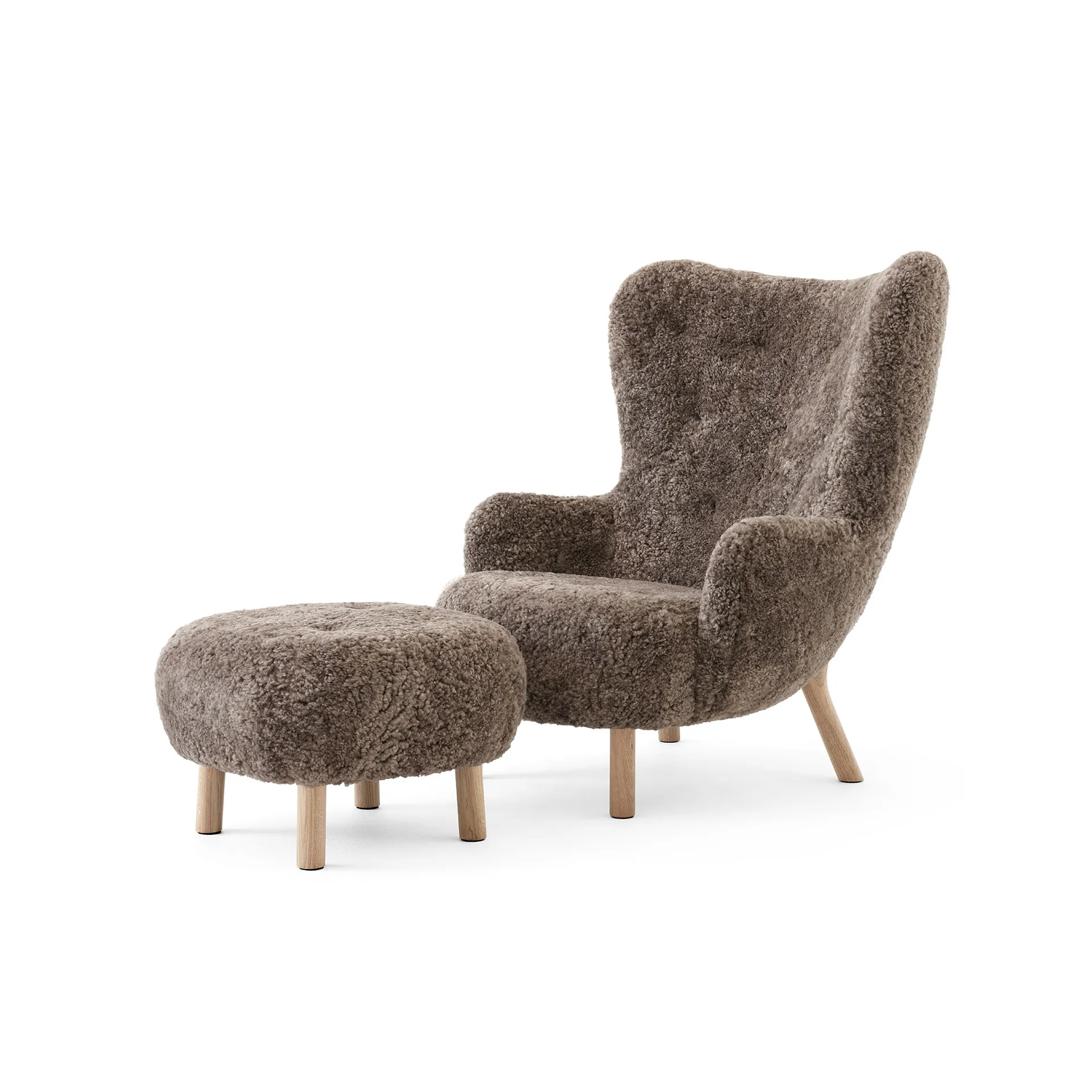 Petra VB3 Poltrona alta con pouf ATD1, Rovere oliato-Sheepskin Sahara &Tradition