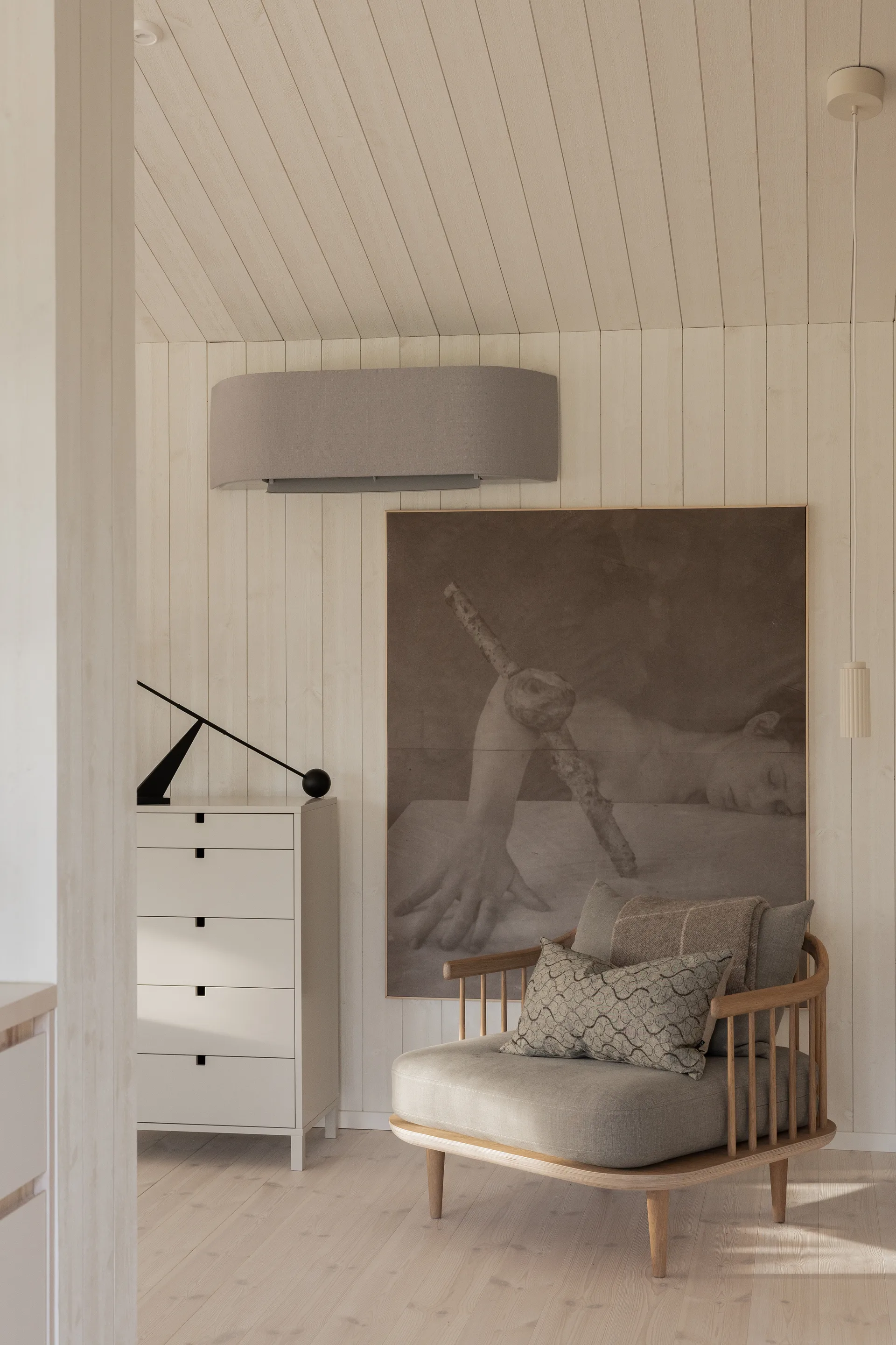 Poltrona Fly SC1, Rovere oliato chiaro, tessuto beige &Tradition