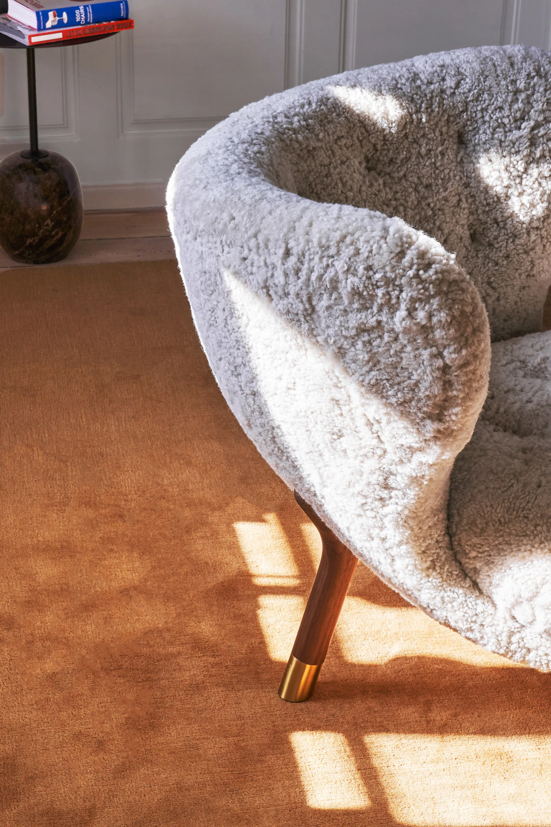 Poltrona Little Petra VB1 Limited Edition, Noce, ottone - Moonlight &Tradition