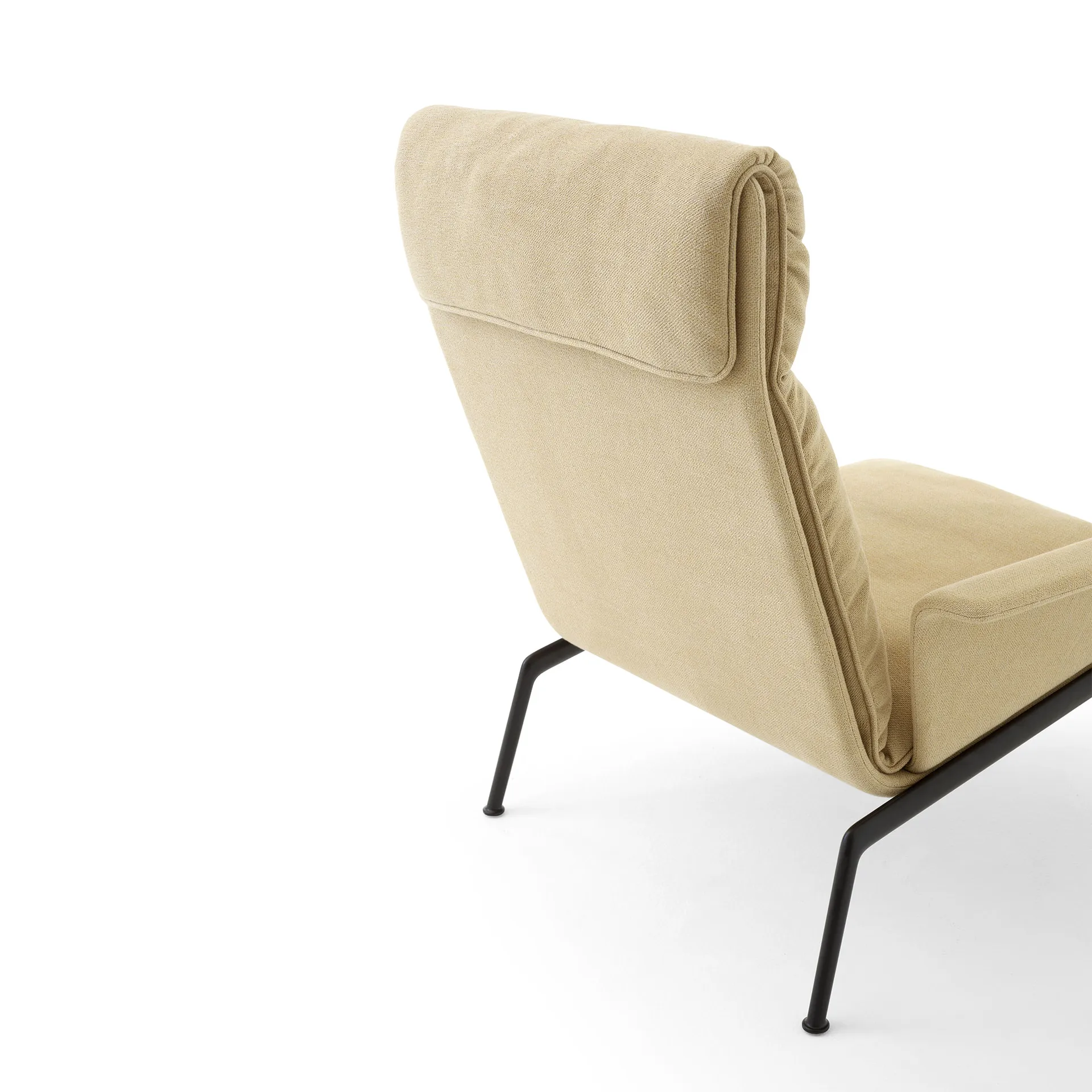 Poltrona lounge Muno LN17 High back, Warm black-Clay 0007 &Tradition