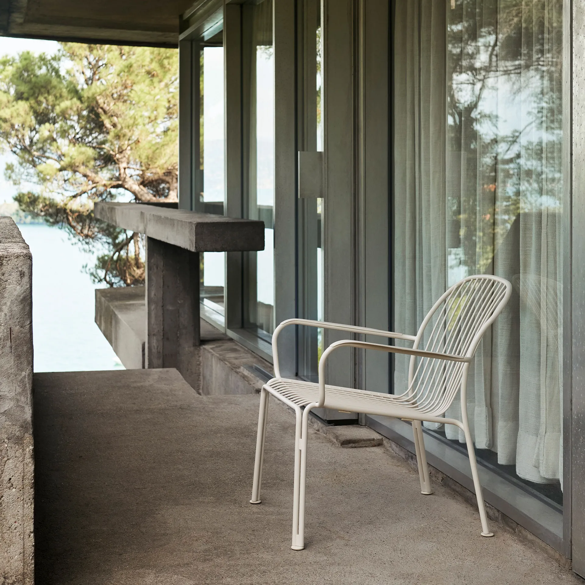 Poltrona lounge Thorvald SC101 , Avorio &Tradition