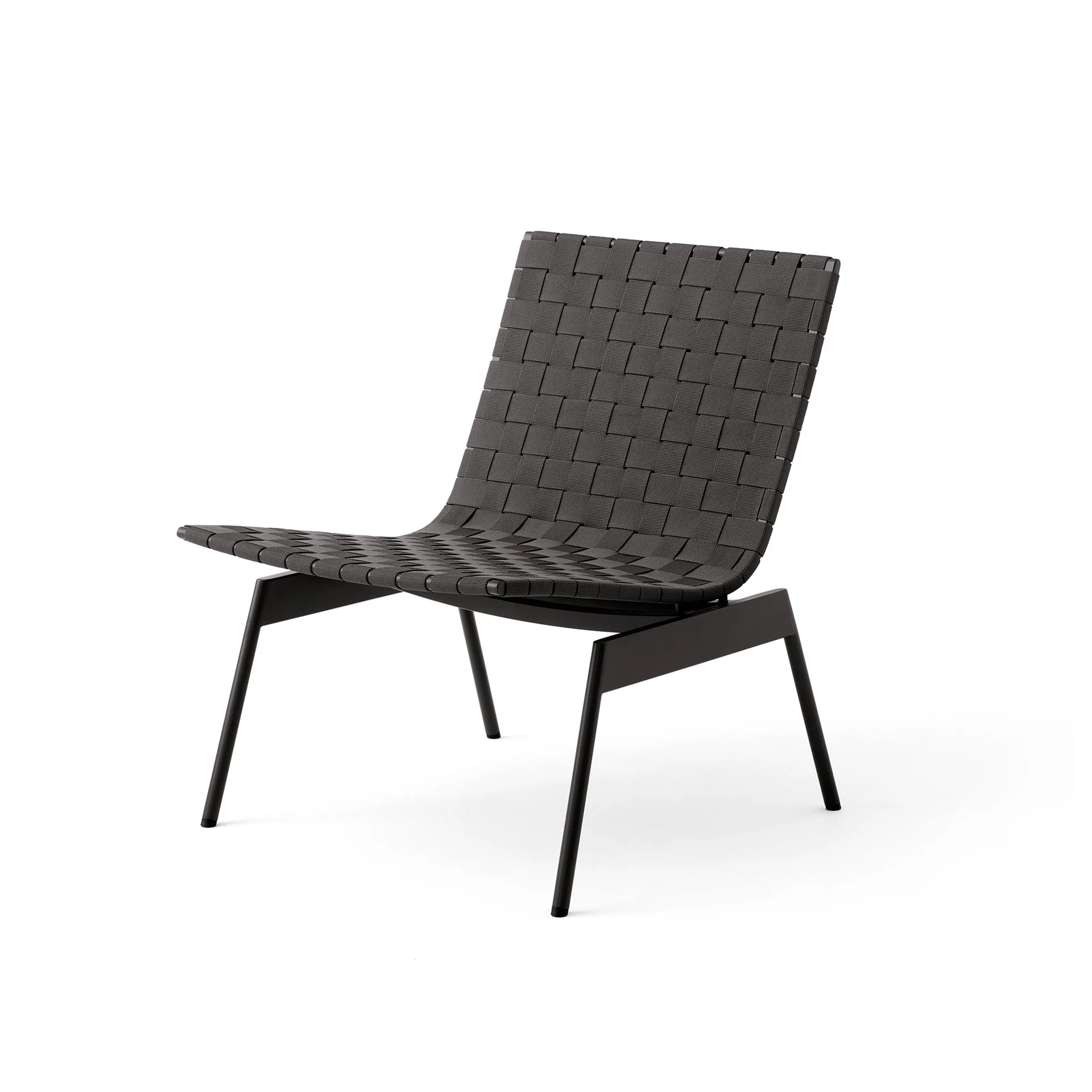Poltrona lounge Ville Outdoor AV44, Warm black &Tradition