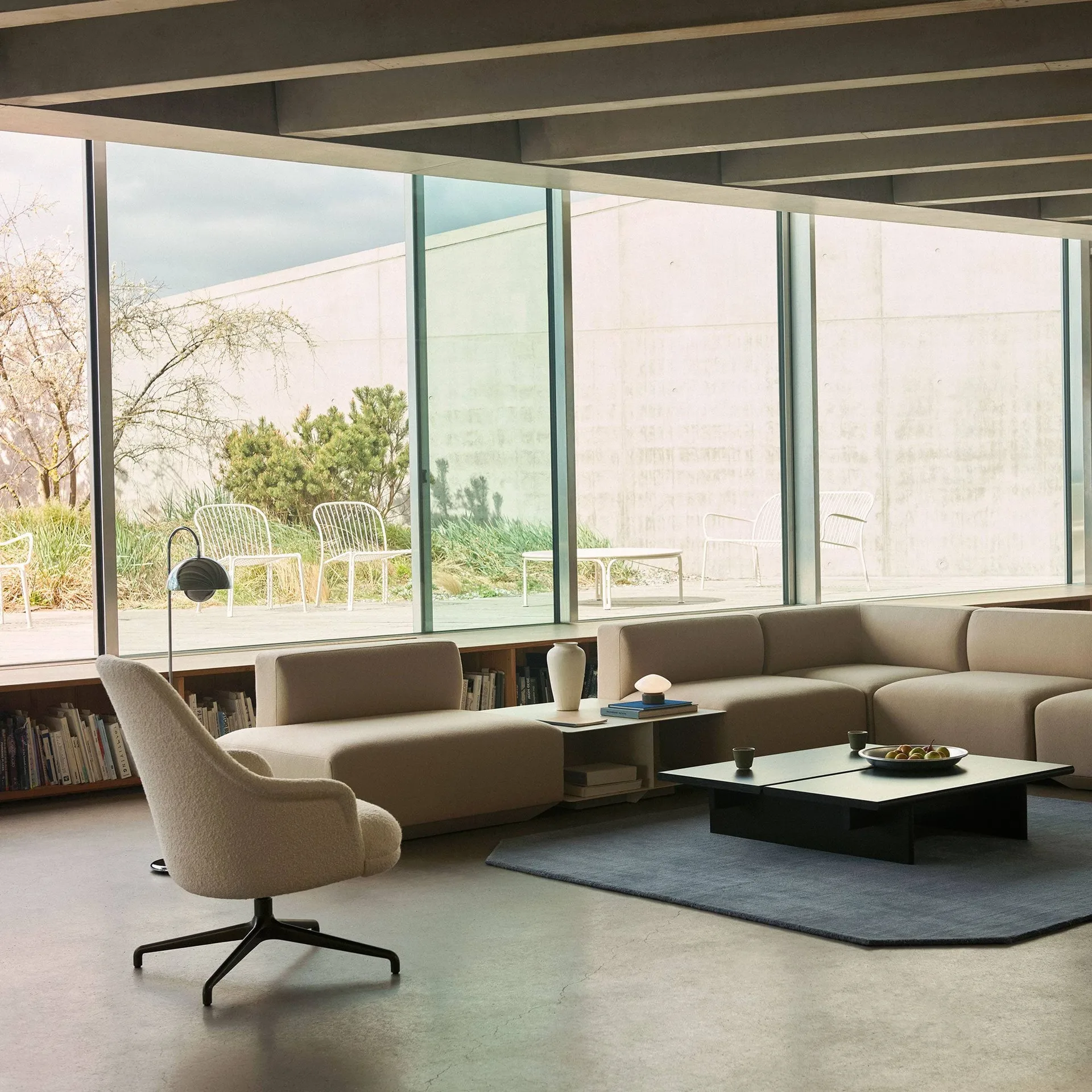 Rely HW139 poltrona lounge, Karakorum 001-bronzed &Tradition