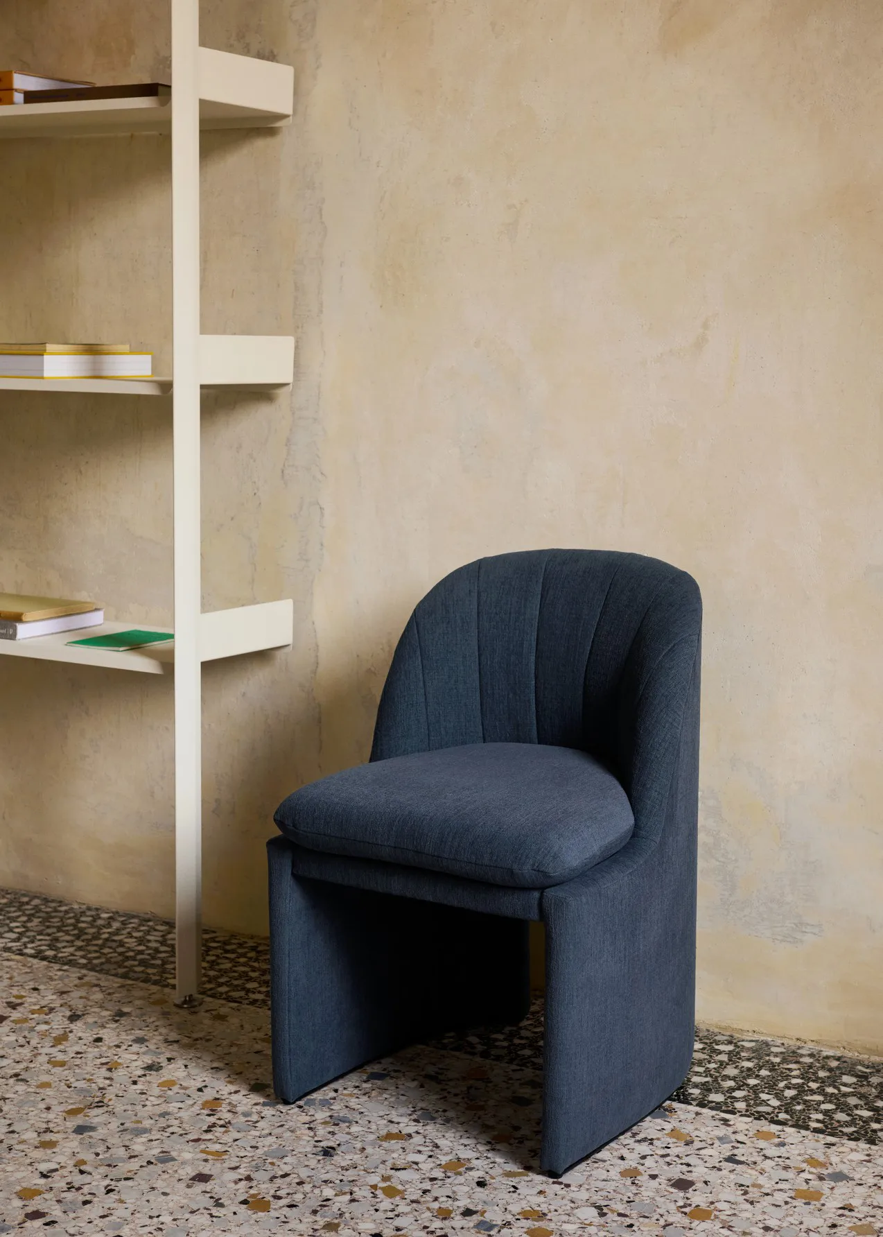 Sedia Loafer Side Chair SC106, Gentle 0193 &Tradition