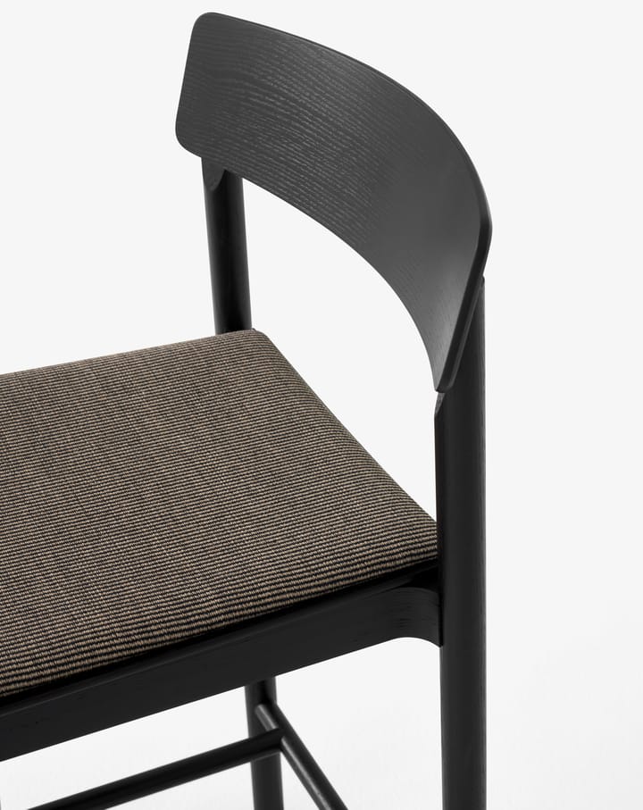 Sgabello da bar Betty TK14 Counter Chair 65 cm, Fuse 0351-frassino laccato nero &Tradition