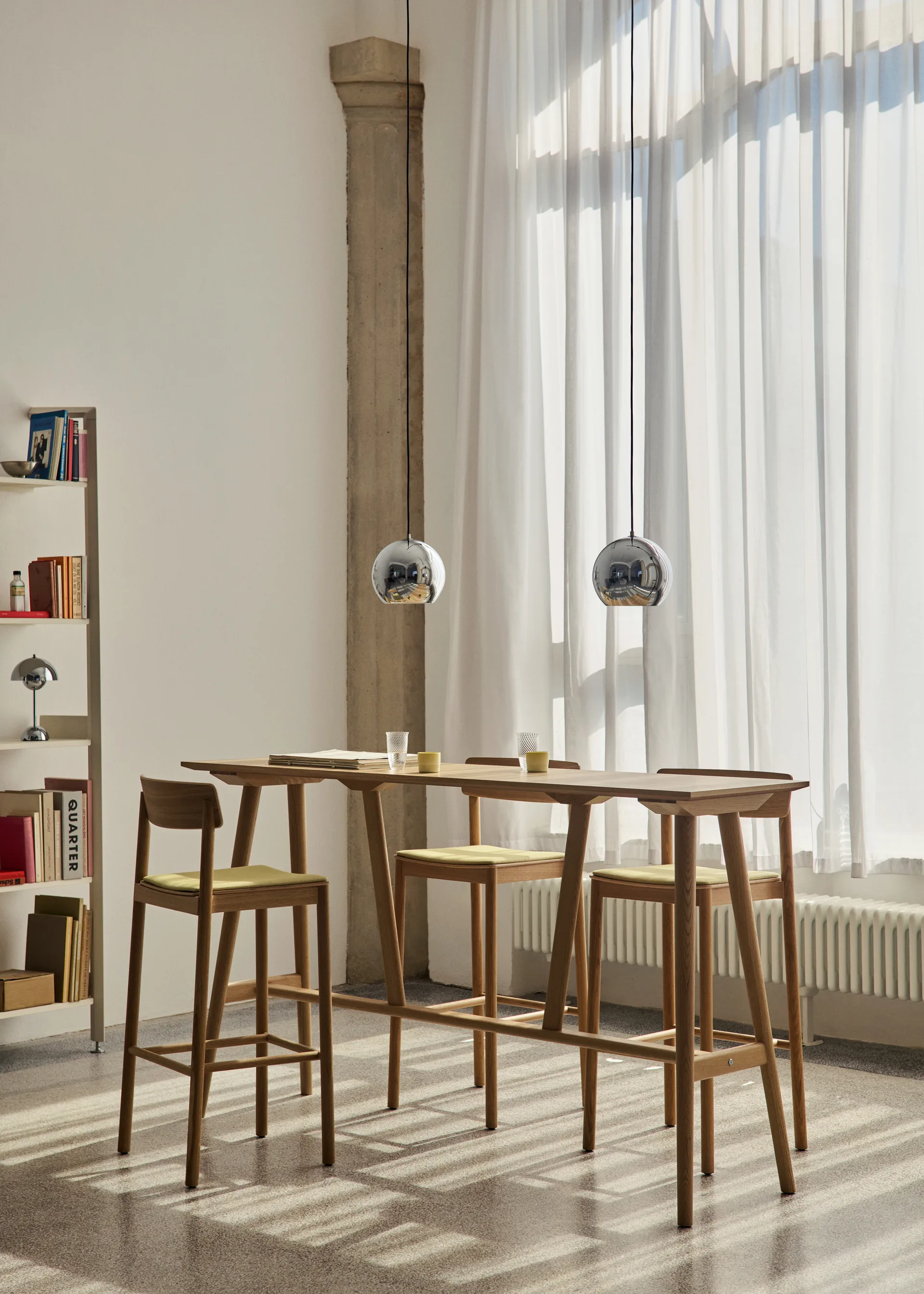 Sgabello da bar Betty TK17 Bar Chair 75 cm, Fuse 0421-rovere laccato &Tradition