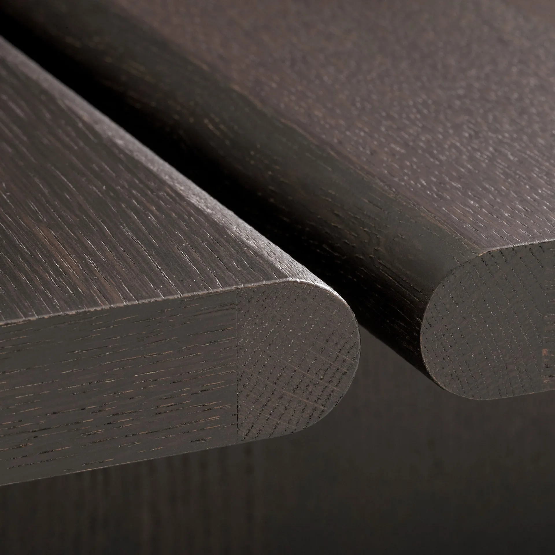 Tavolino Ita OS4 110x110 cm, Dark stained oak &Tradition