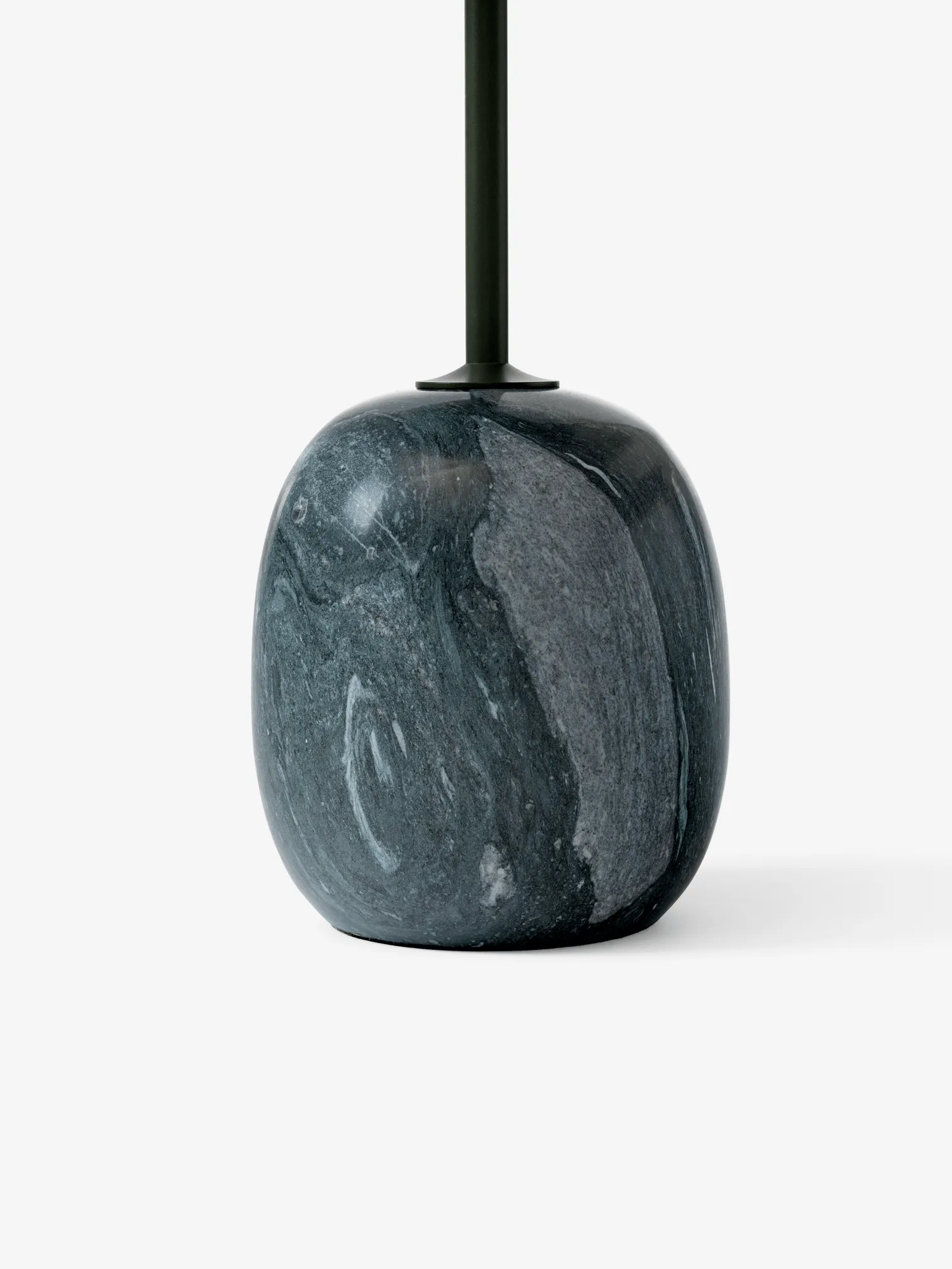 Tavolino Lato LN8, Deep green-verde grigio, Ø40x50 cm &Tradition