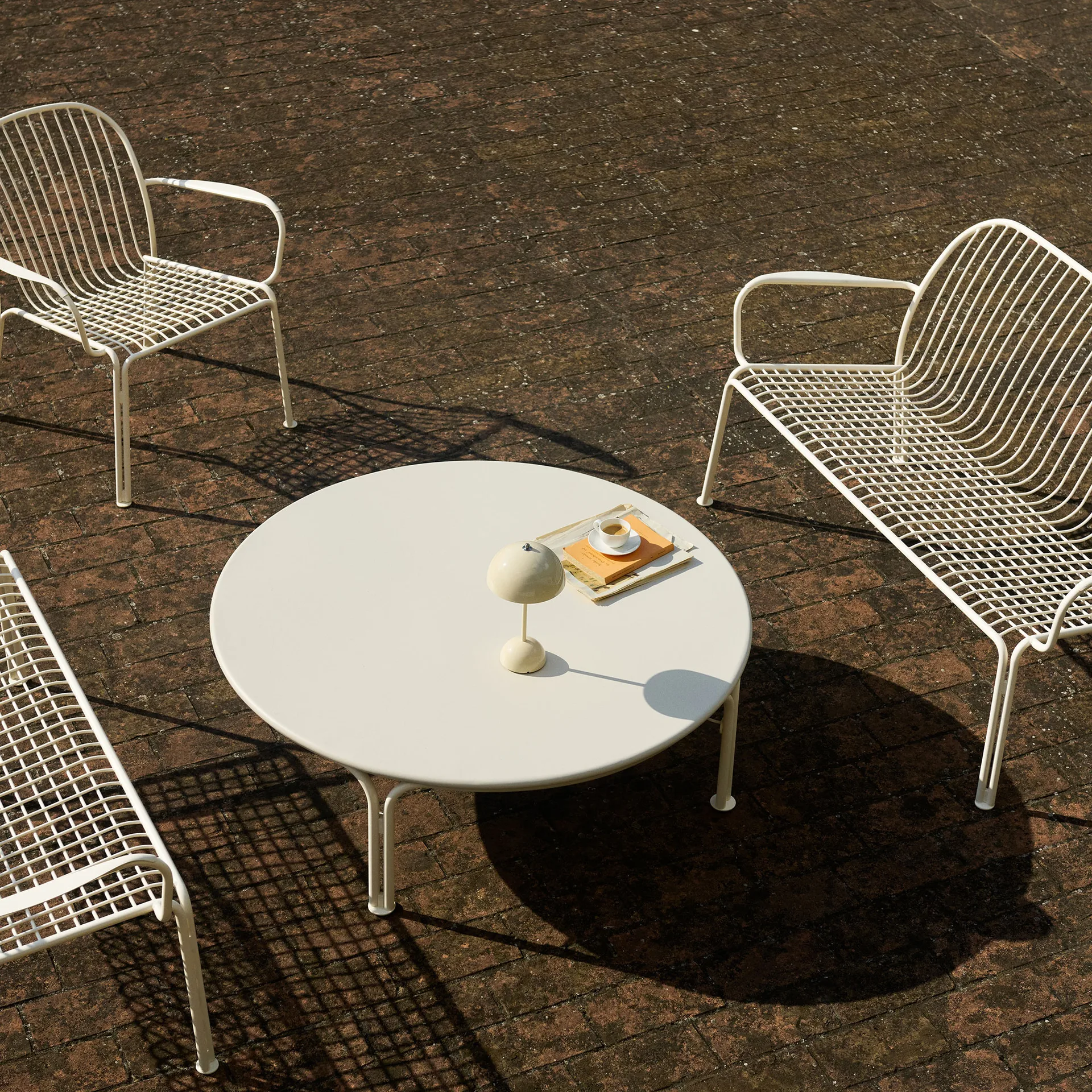 Tavolino Thorvald SC109, Ivory, Ø115 cm &Tradition