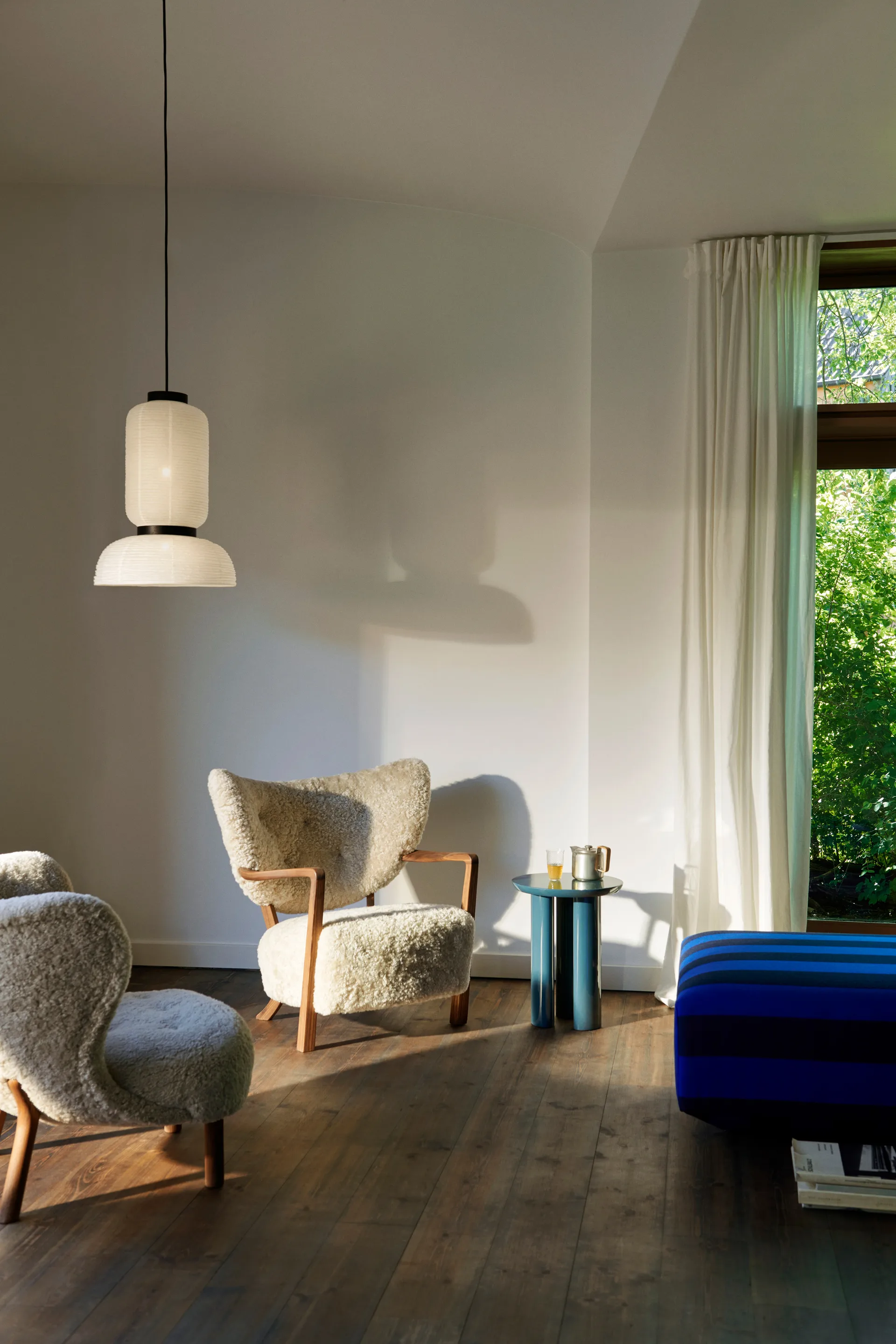 Tavolino Tung JA3, Blu acciaio &Tradition