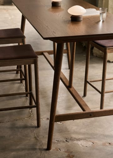 Tavolo da bar In Between SK26 Counter Table 190x80x95 cm - Rovere affumicato - &Tradition