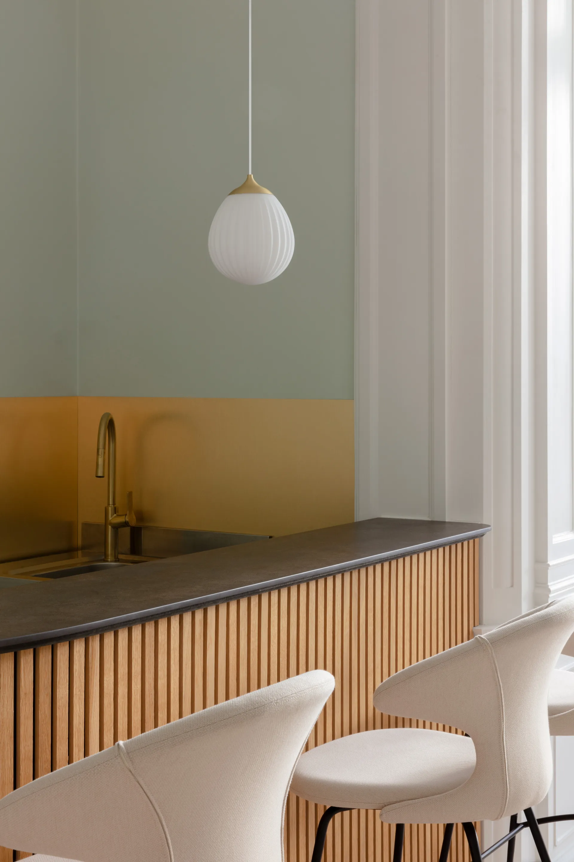 Lampada a sospensione Around The World mini, Ottone spazzolato Umage