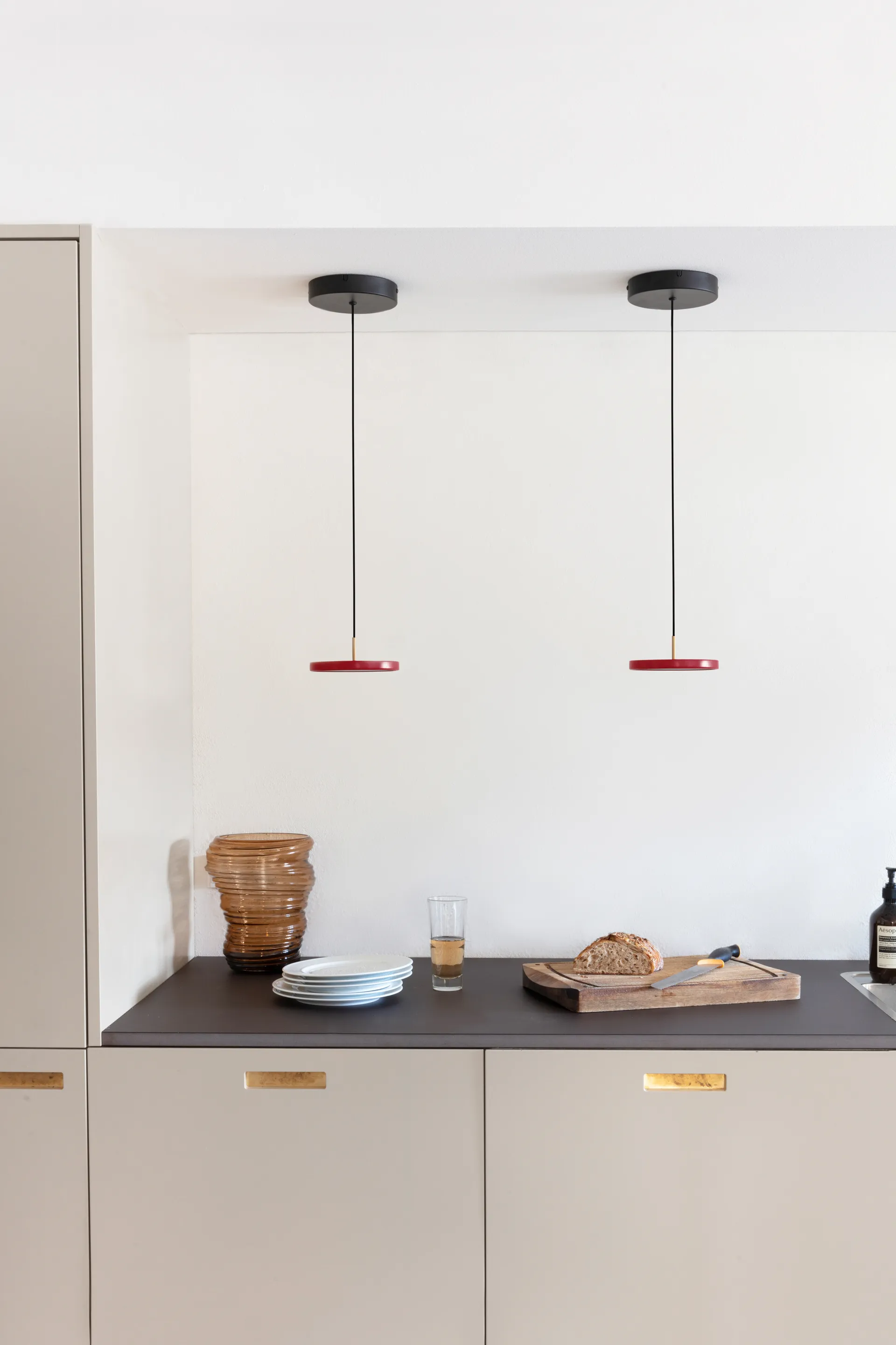 Lampada a sospensione Asteria Micro, Ruby Red Umage