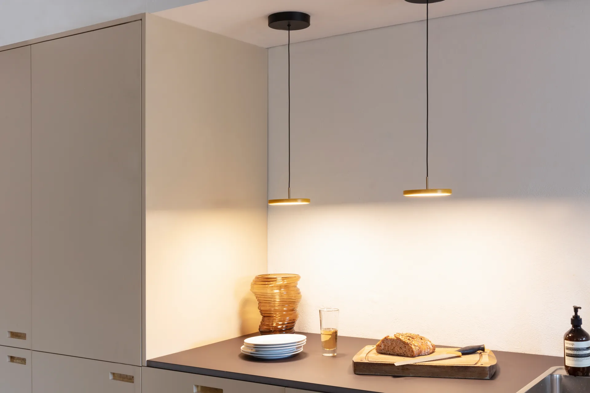 Lampada a sospensione Asteria Micro, Saffron yellow Umage