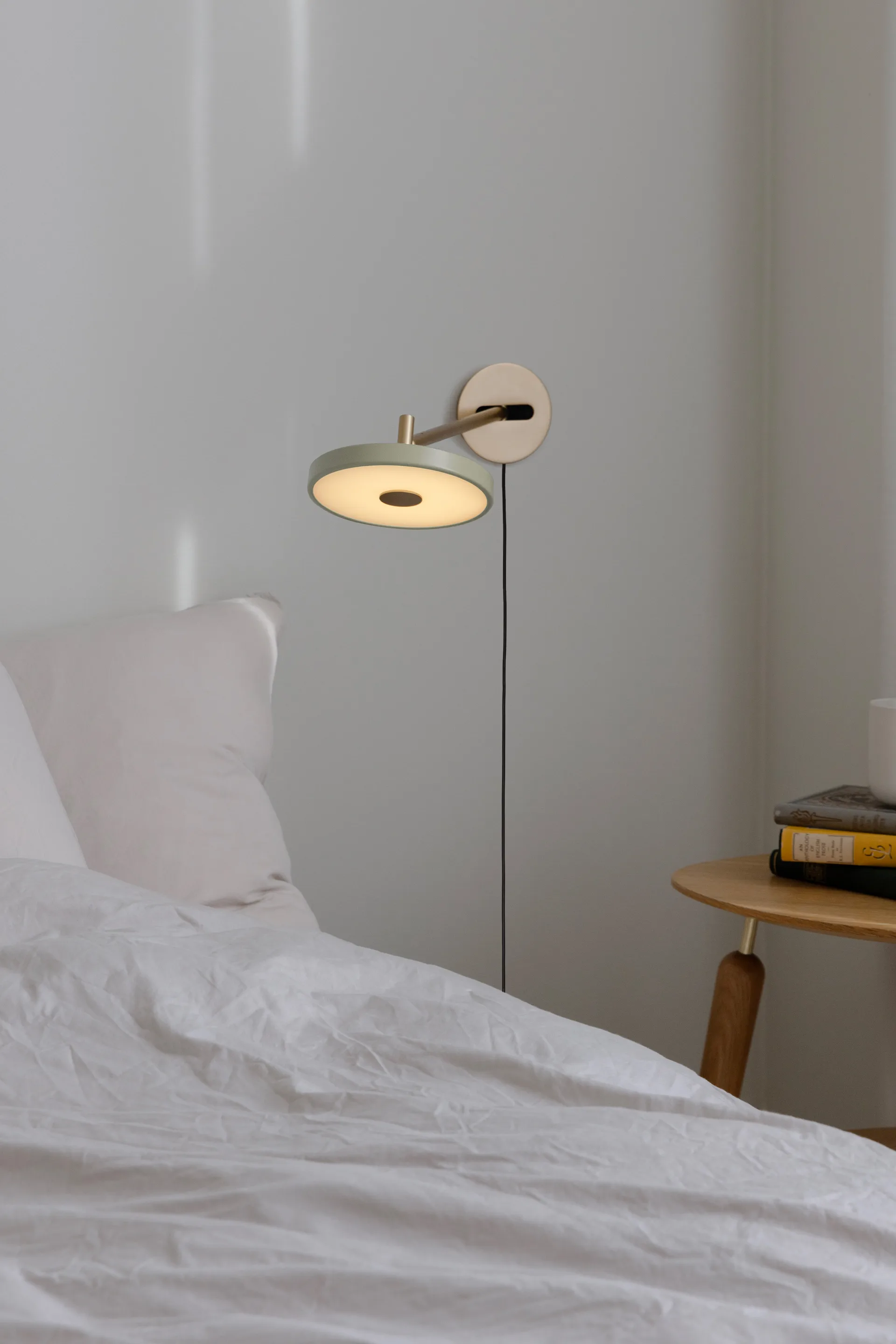 Lampada da parete Asteria Wall long, Nuance oliva Umage
