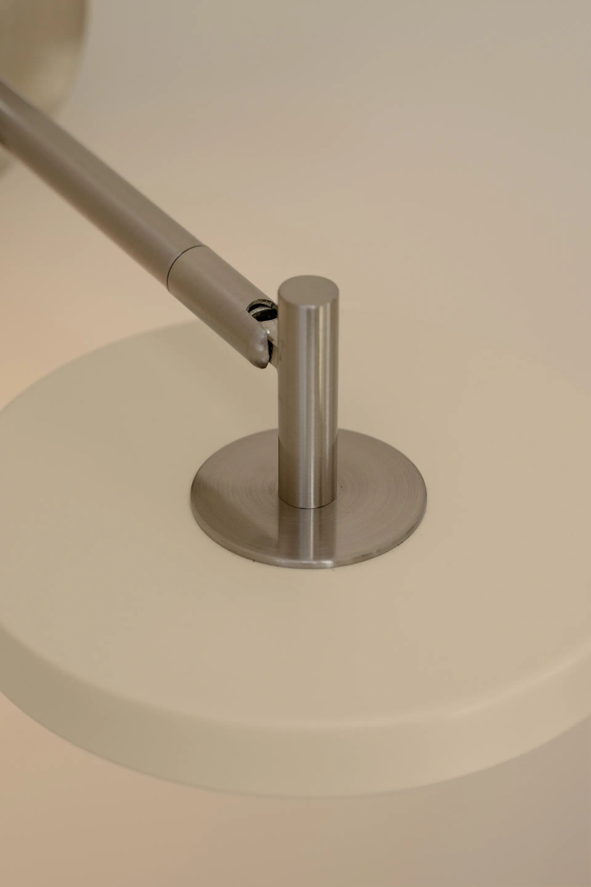 Lampada da parete Asteria Wall, Long, Pearl white-chrome Umage